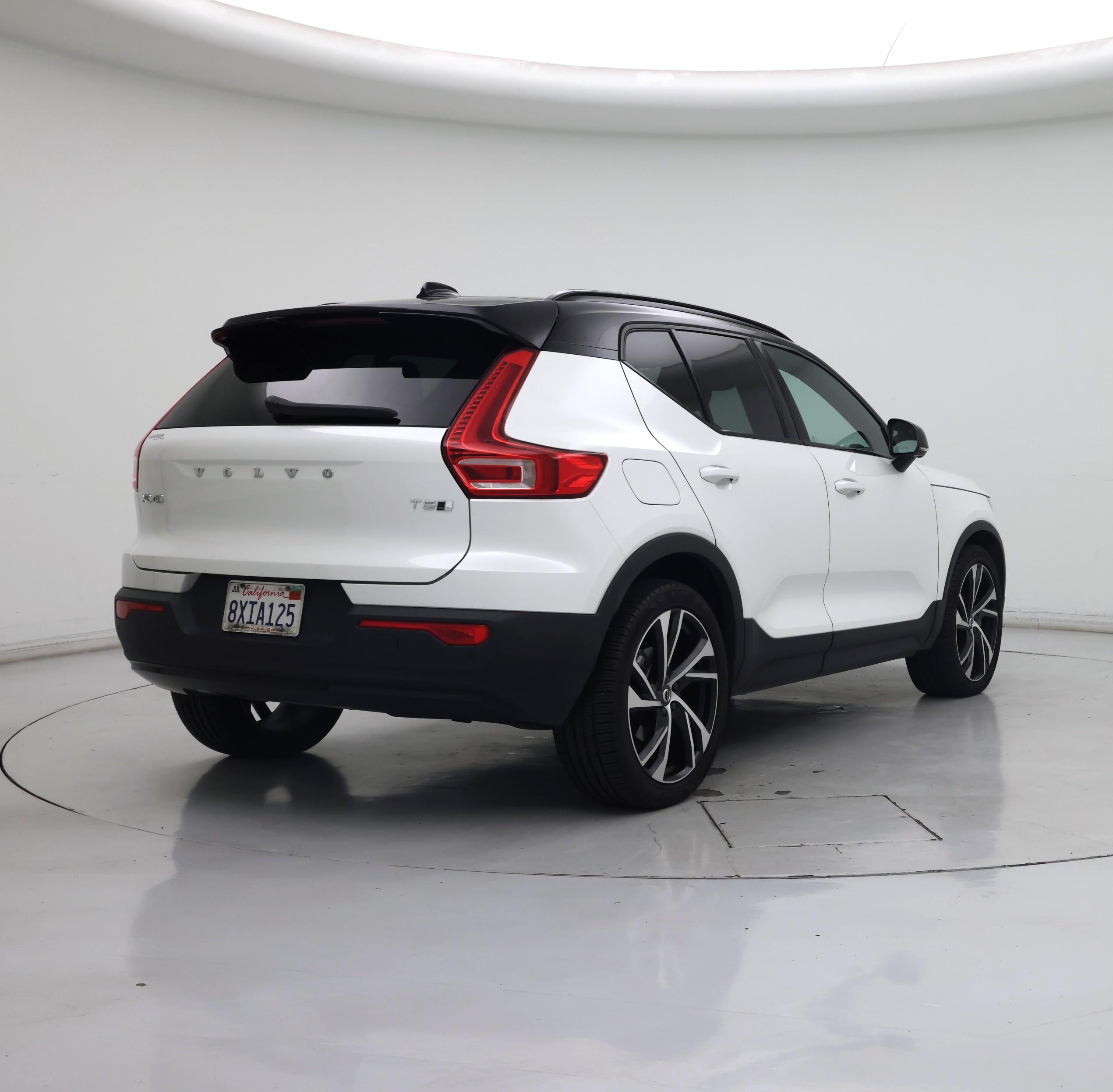Thumbnail: 2021 Volvo XC40 - 8