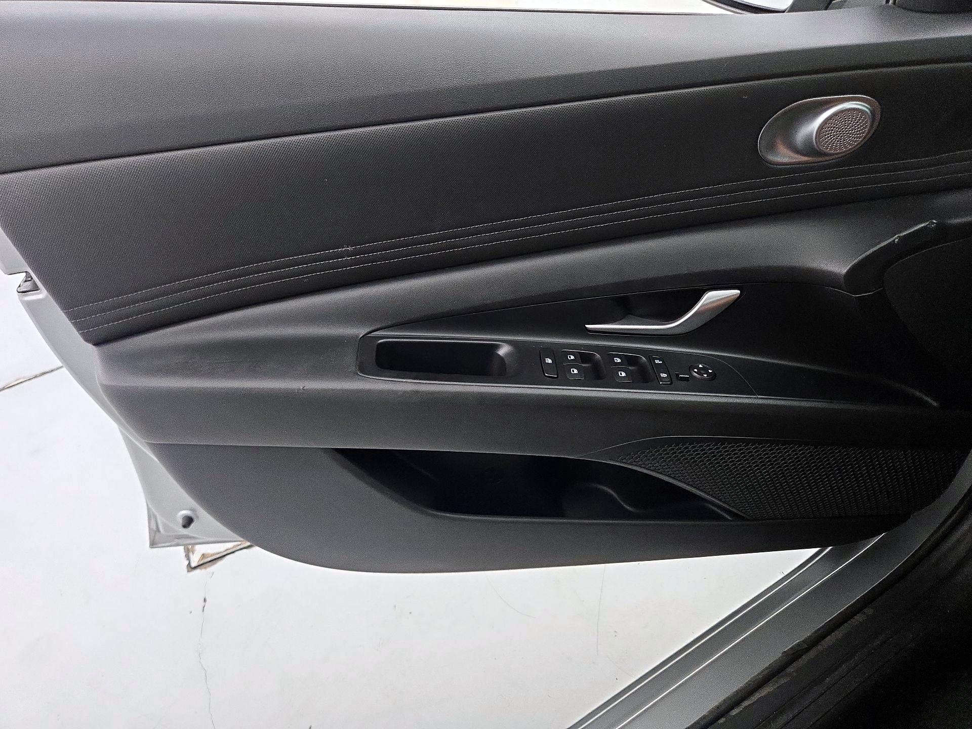 Thumbnail: 2021 Hyundai Elantra - 12