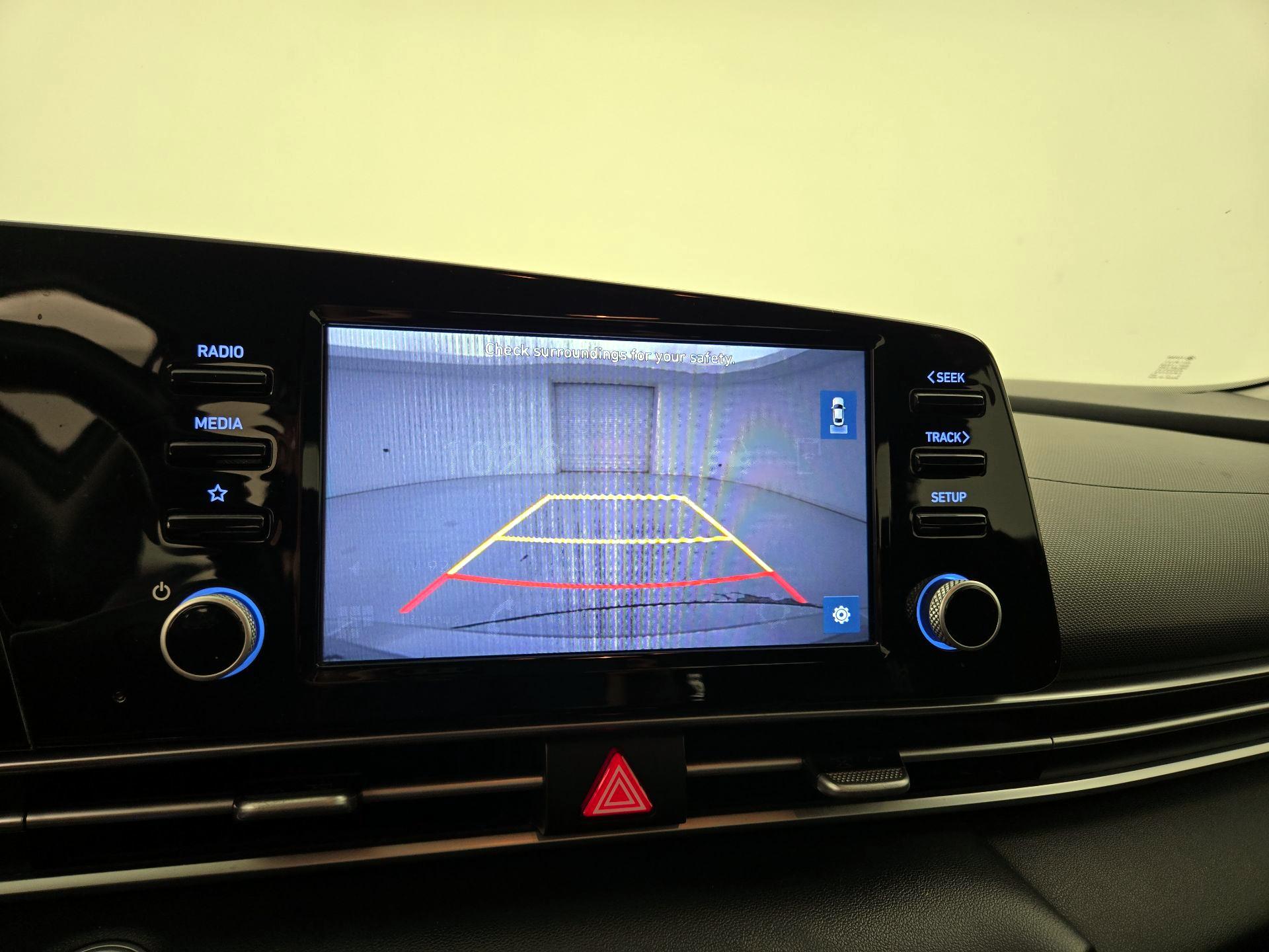 Thumbnail: 2021 Hyundai Elantra - 14