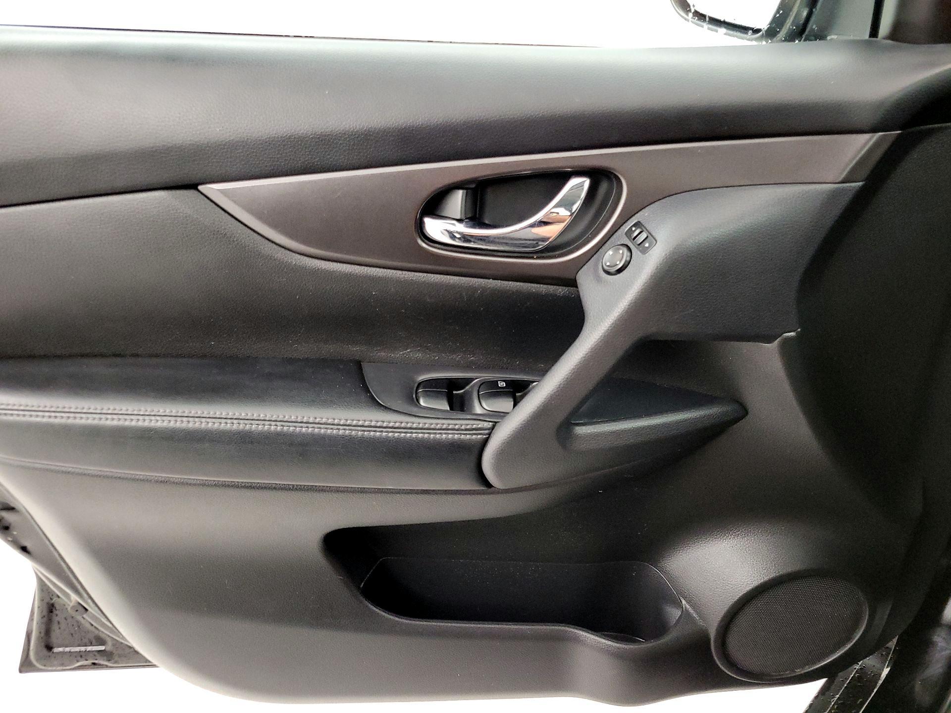 Thumbnail: 2014 Nissan Rogue - 12