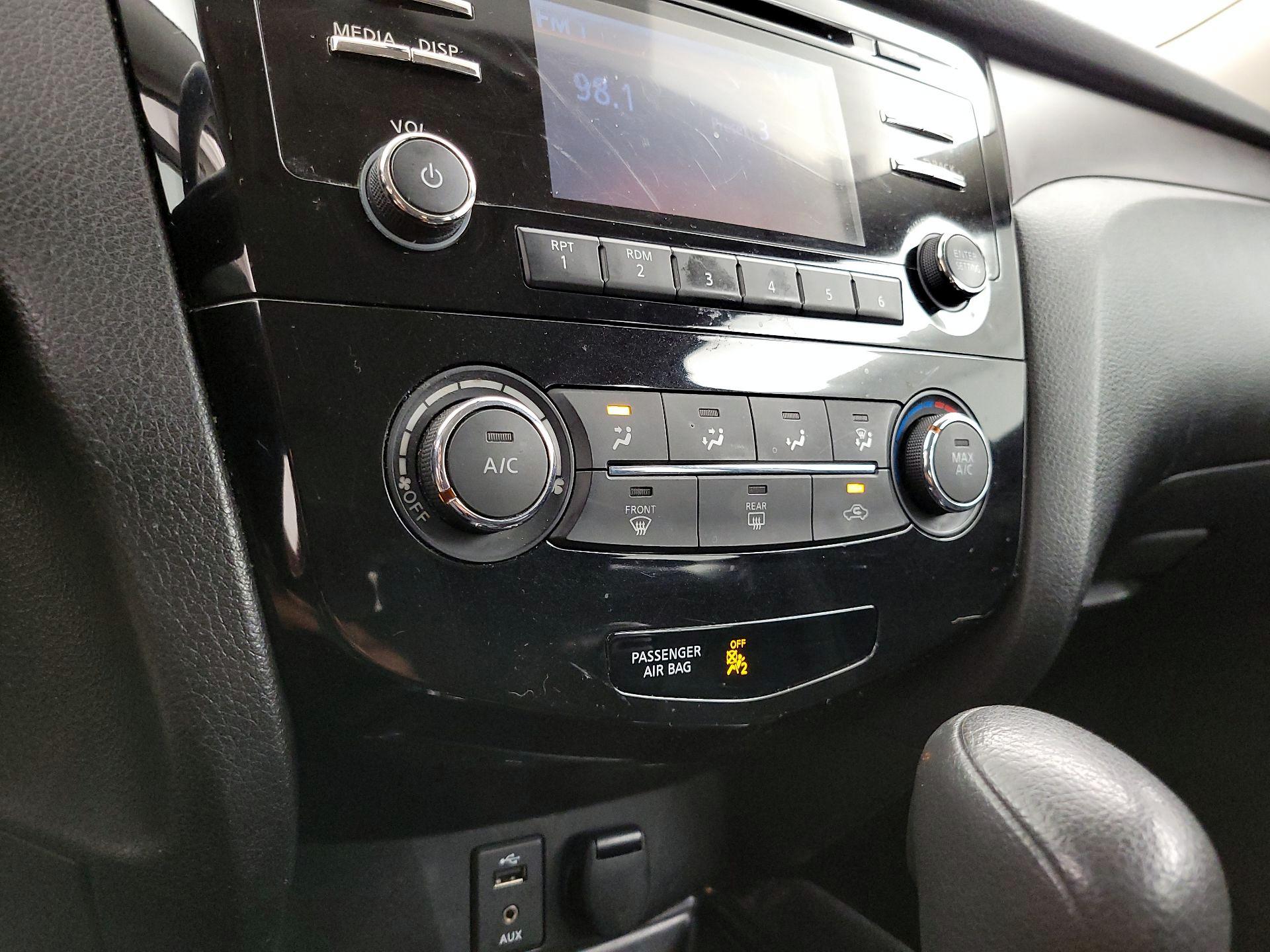 Thumbnail: 2014 Nissan Rogue - 16