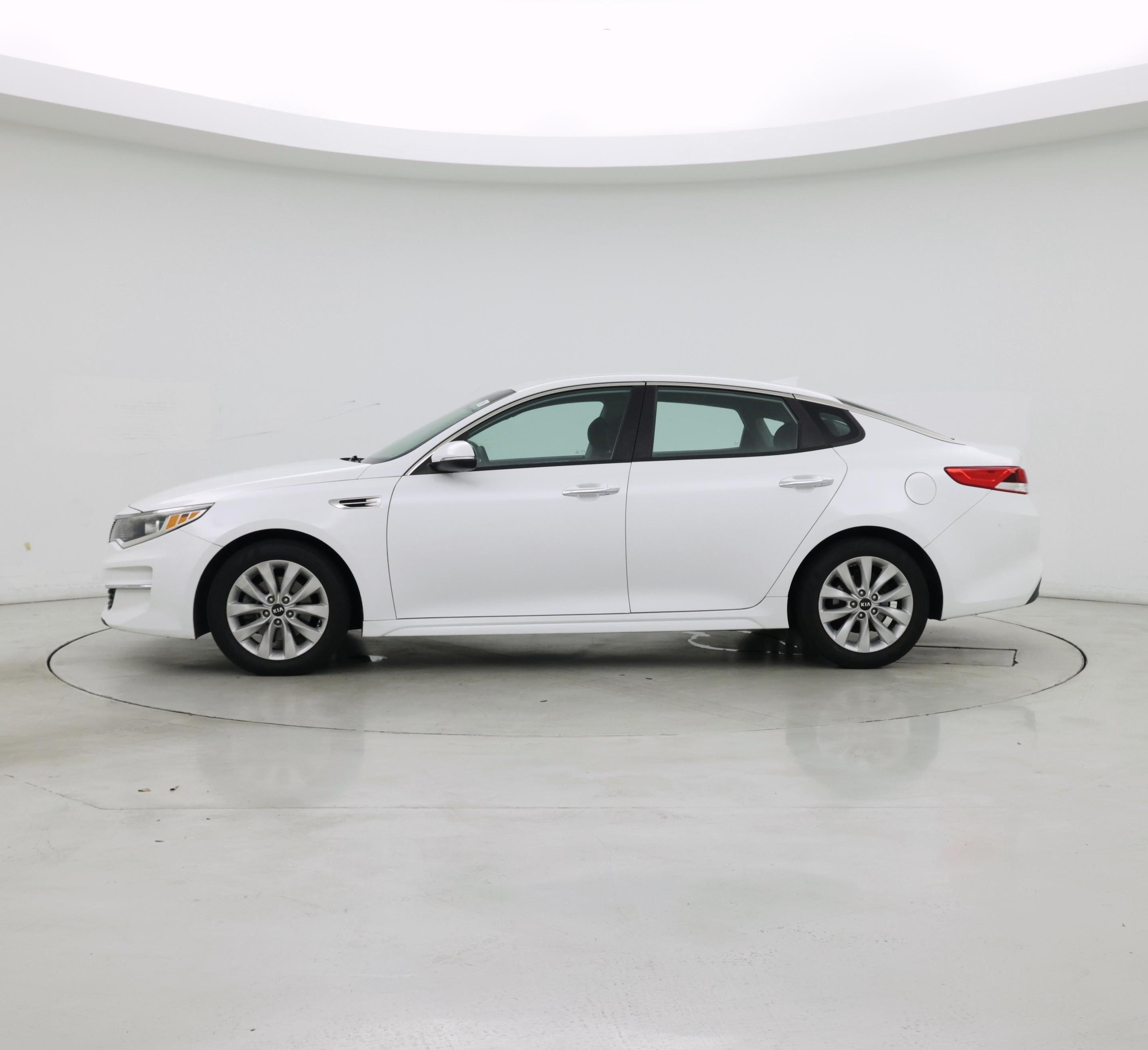 Thumbnail: 2018 Kia Optima - 3