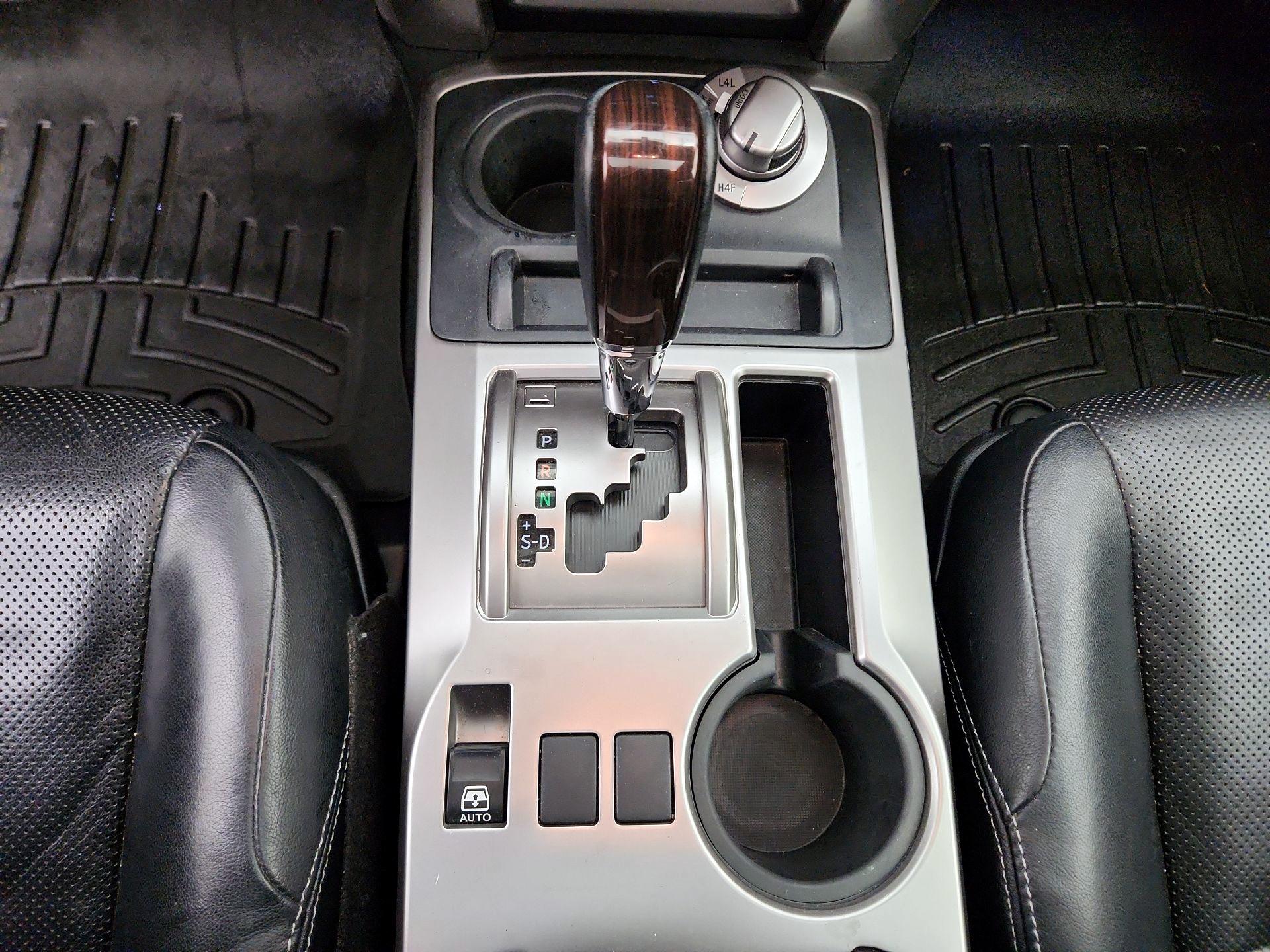 Thumbnail: 2014 Toyota 4Runner - 17
