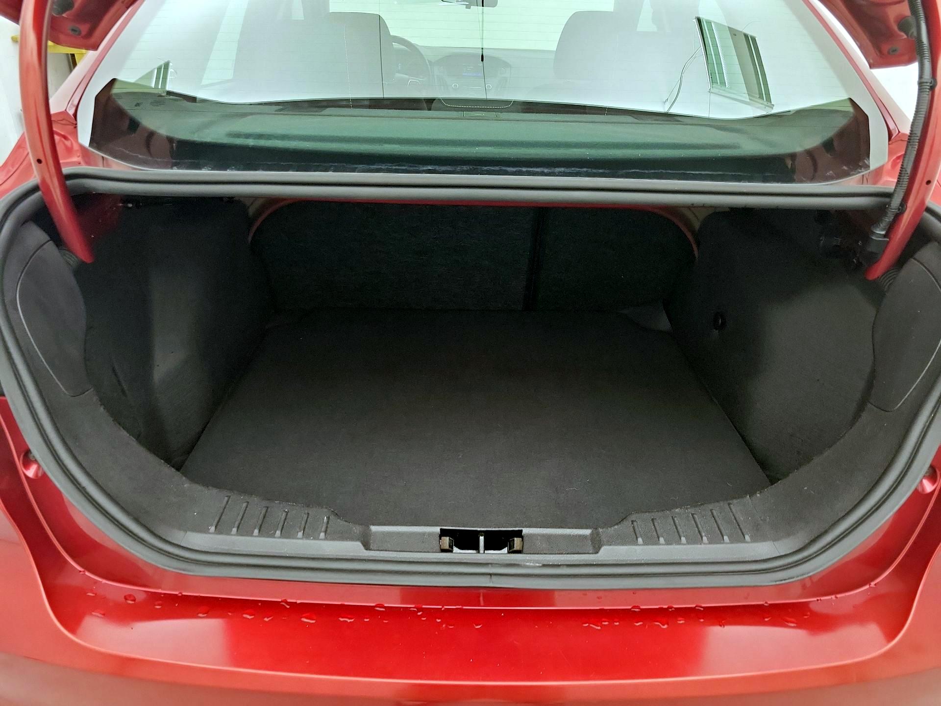 Thumbnail: 2016 Ford Focus - 20