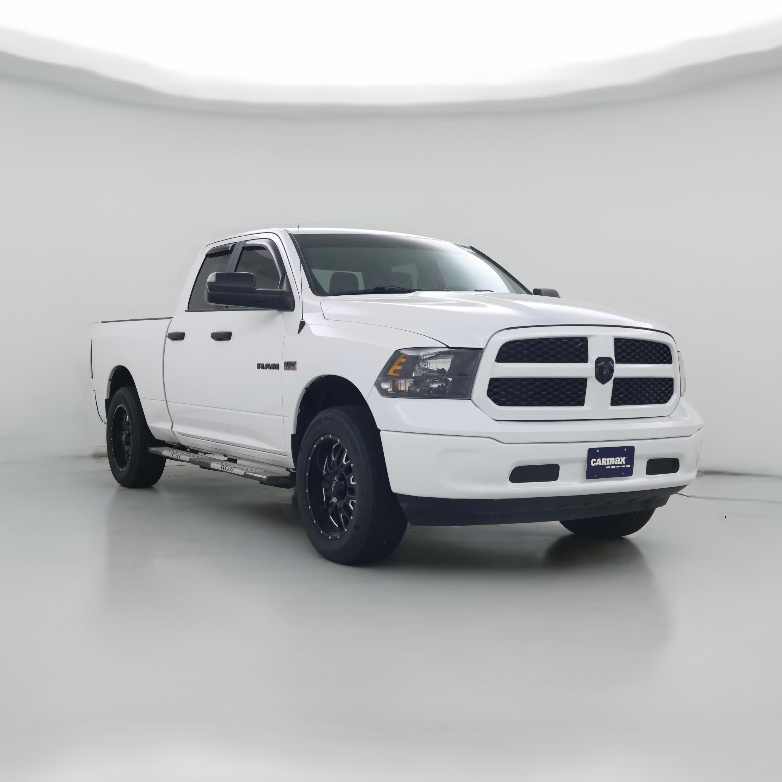 Thumbnail: 2021 RAM 1500 Classic - 1