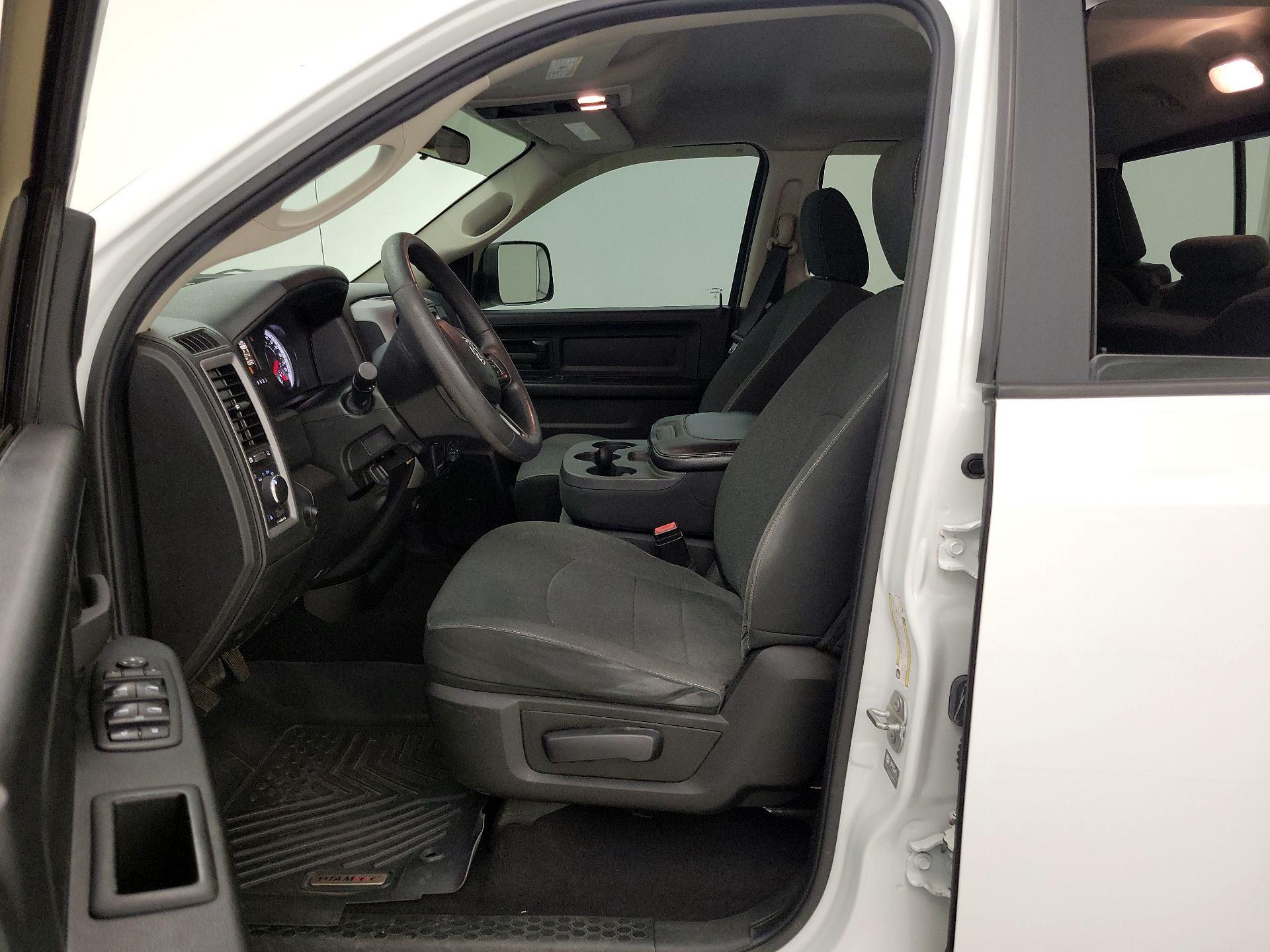 Thumbnail: 2021 RAM 1500 Classic - 11