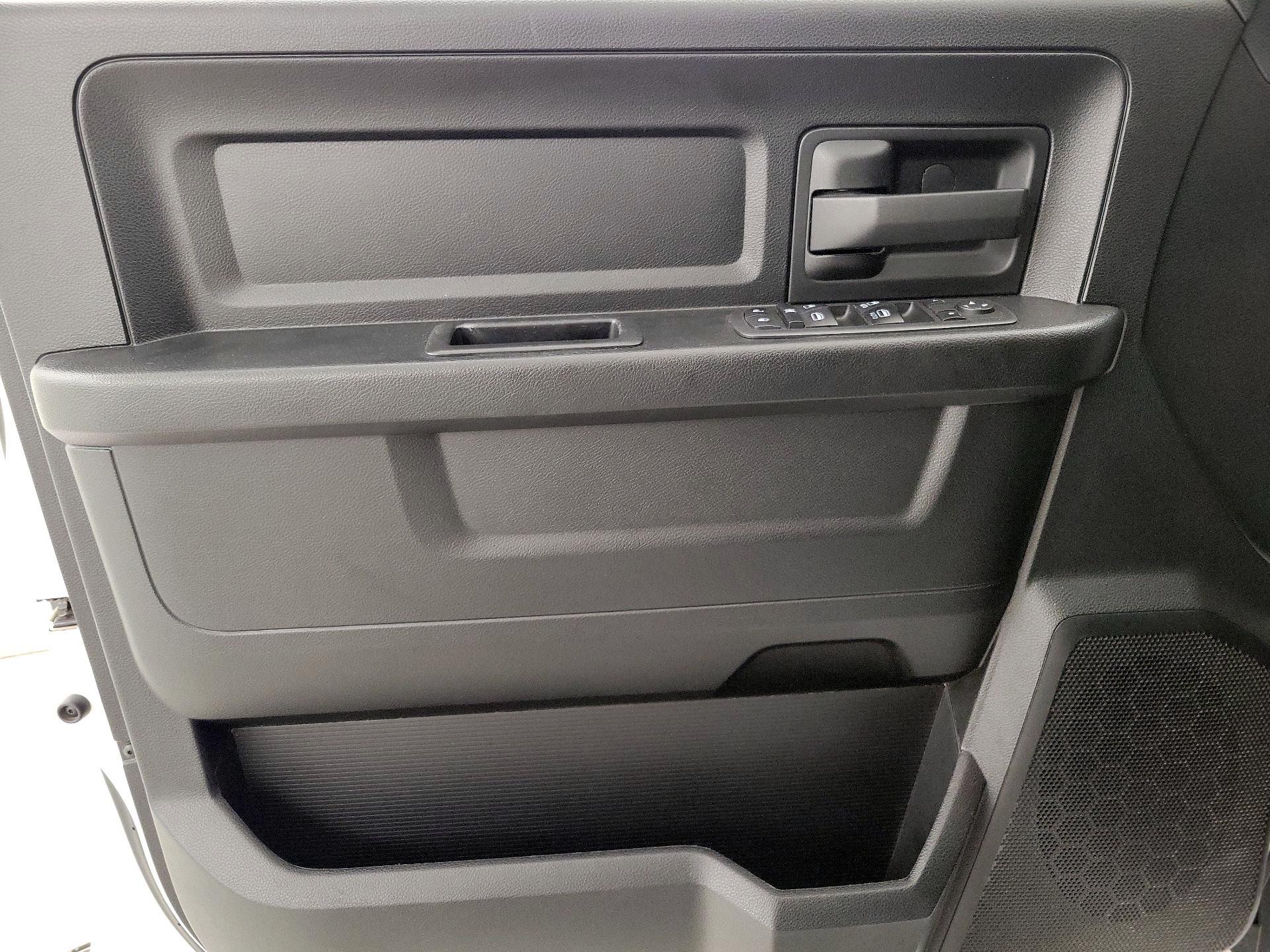 Thumbnail: 2021 RAM 1500 Classic - 12