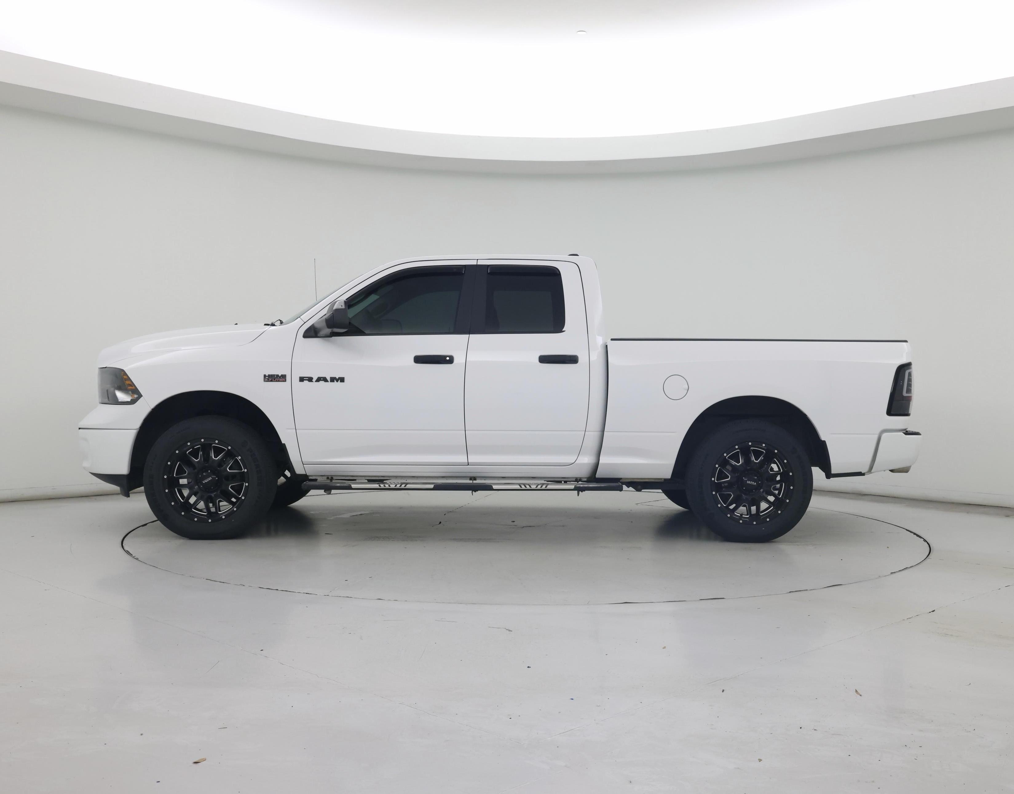 Thumbnail: 2021 RAM 1500 Classic - 3