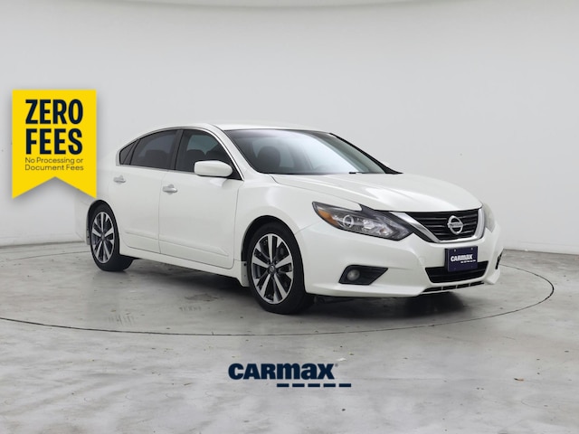 White 2017 Nissan Altima Sedan Front-Wheel Drive Automatic