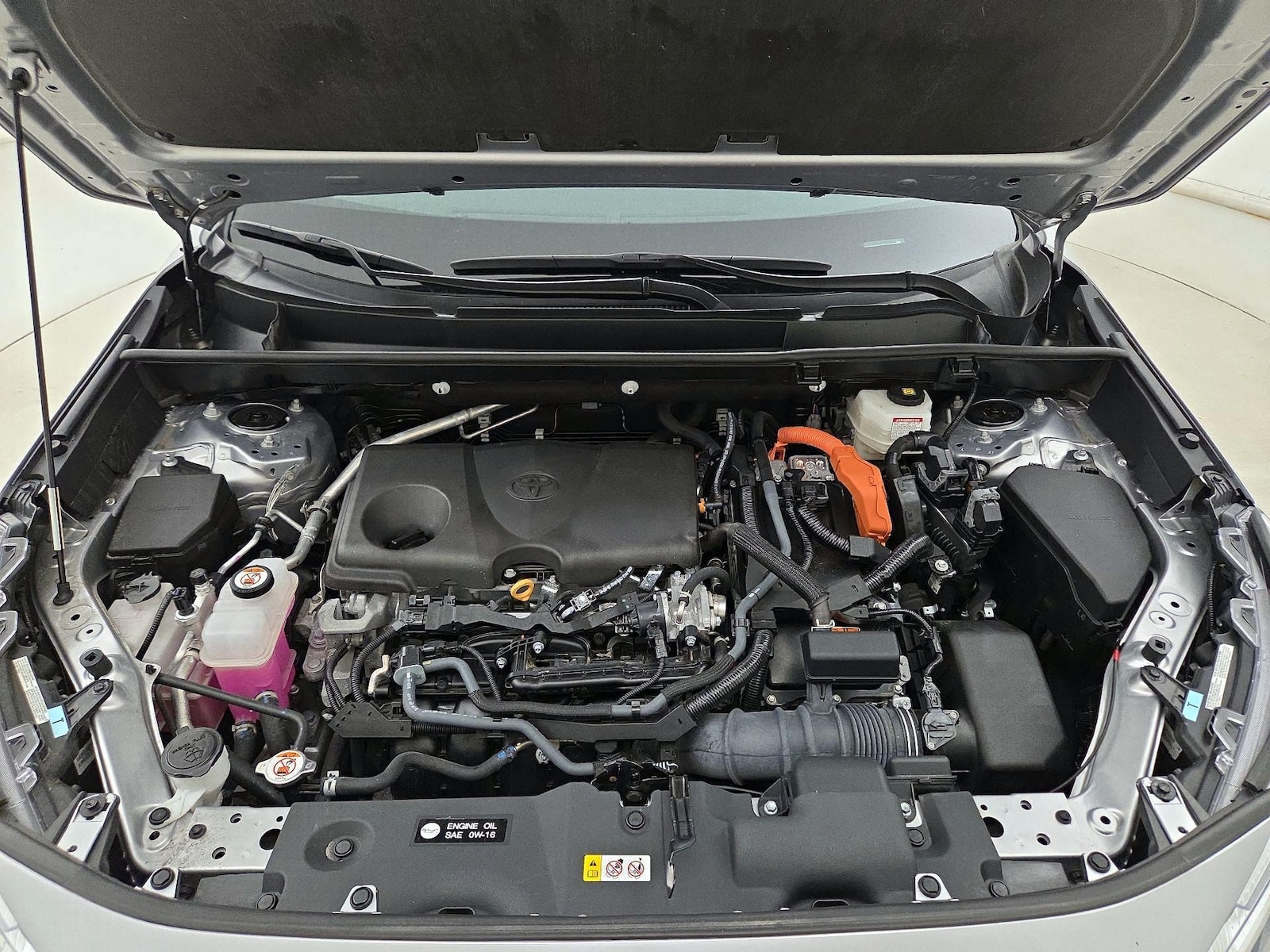 2025 Toyota RAV4 XLE - Photo 22