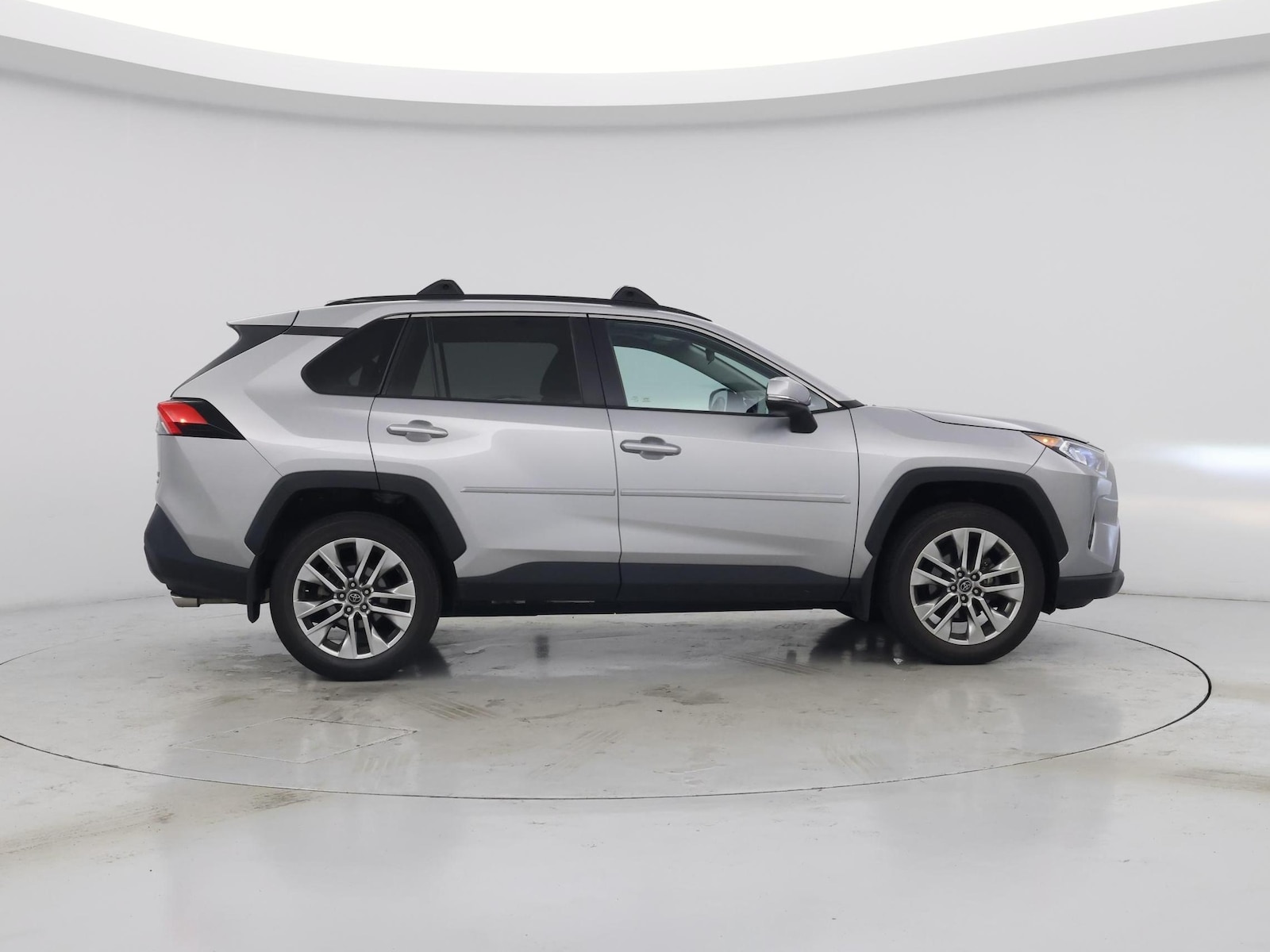 2020 Toyota RAV4 XLE Premium - Photo 8
