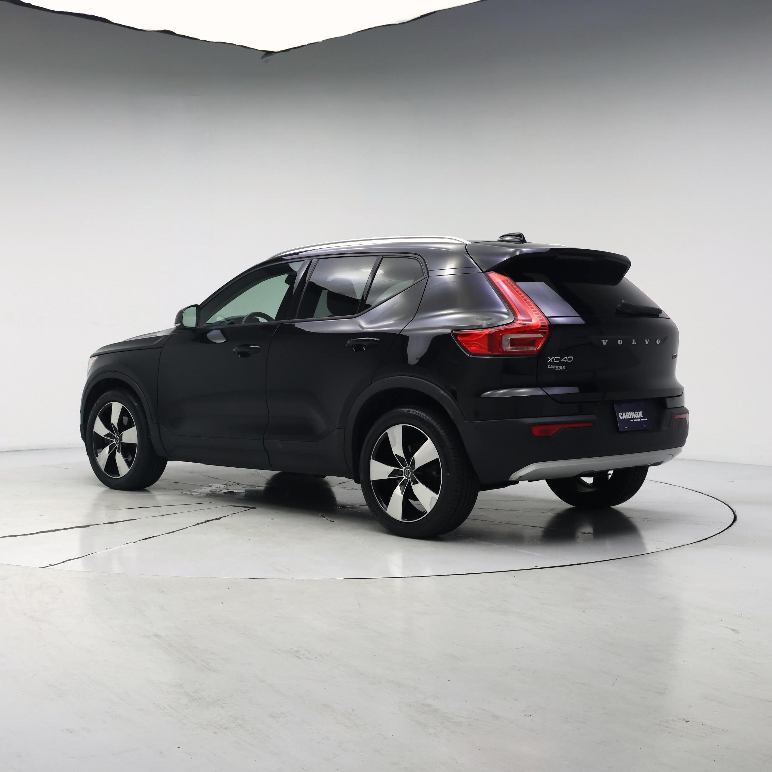 Thumbnail: 2019 Volvo XC40 - 2
