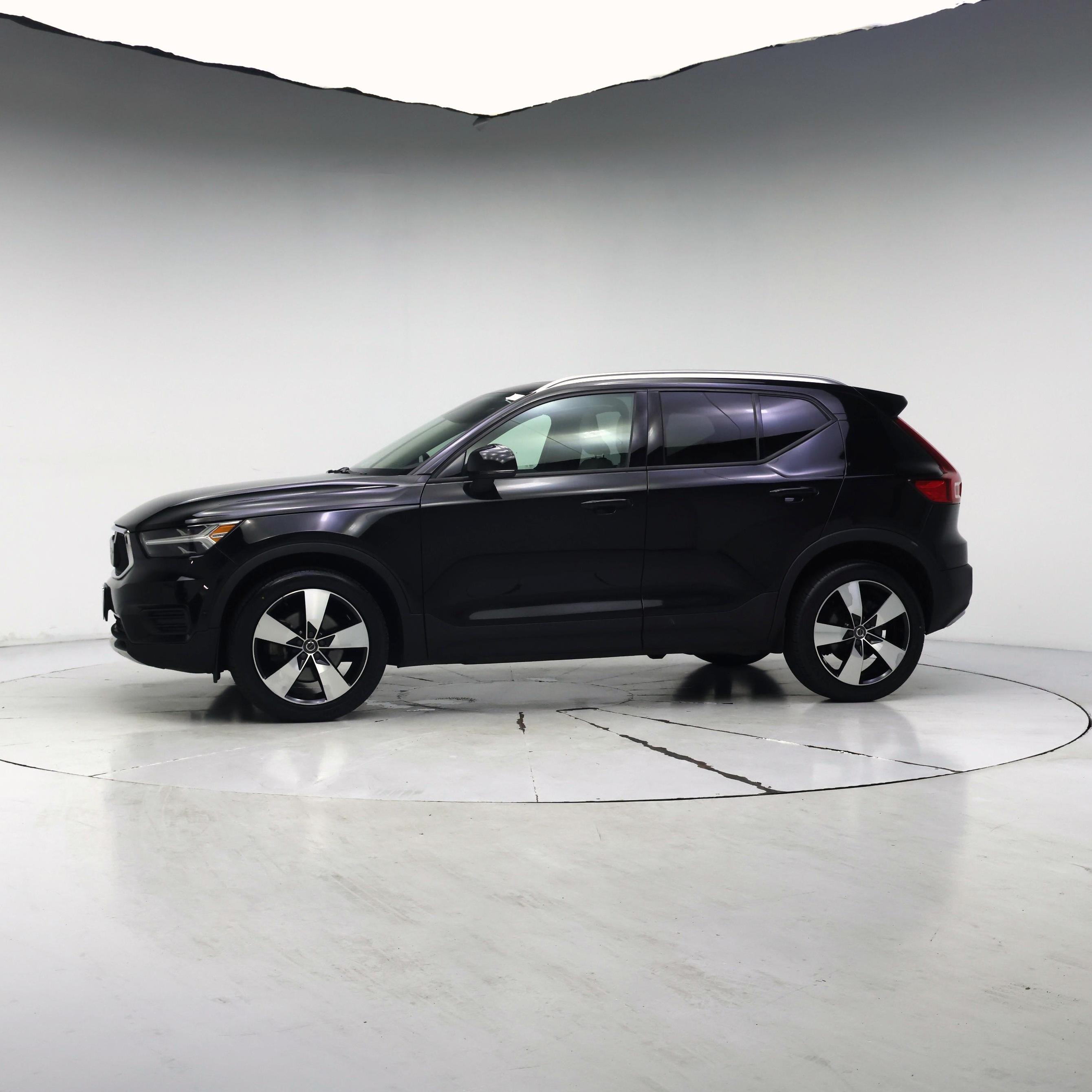 Thumbnail: 2019 Volvo XC40 - 3