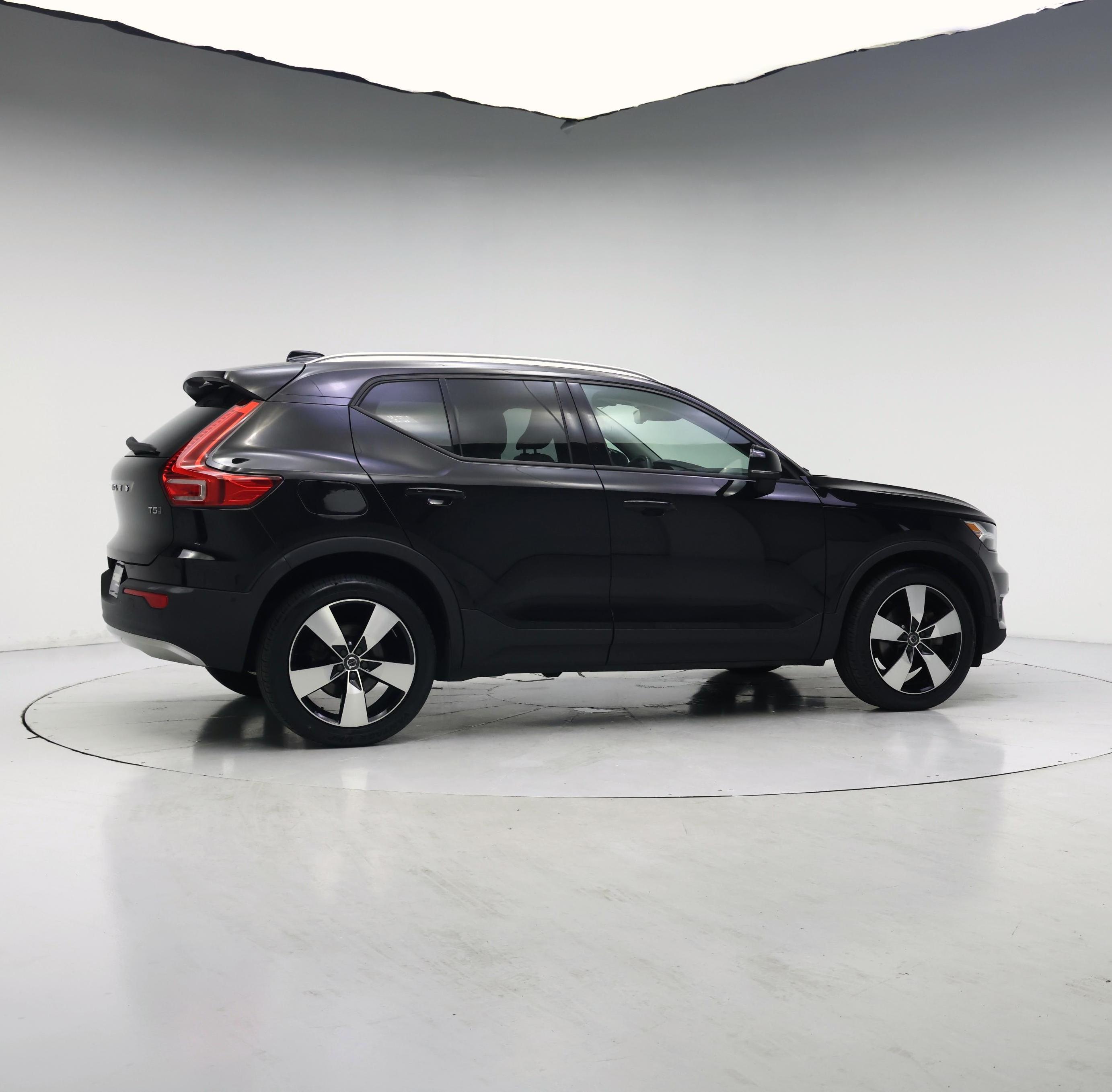 Thumbnail: 2019 Volvo XC40 - 7
