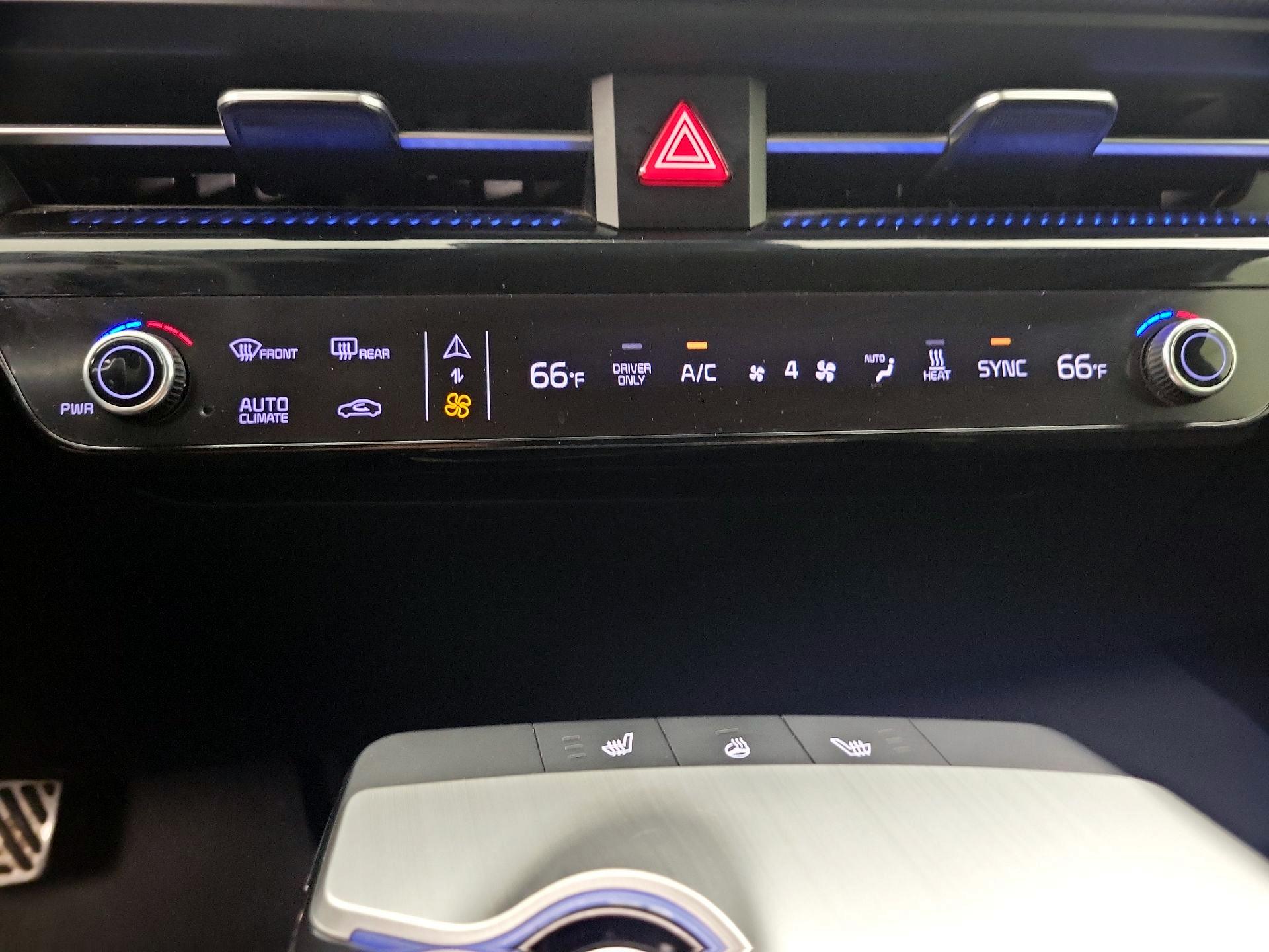 Thumbnail: 2023 Kia EV6 - 16