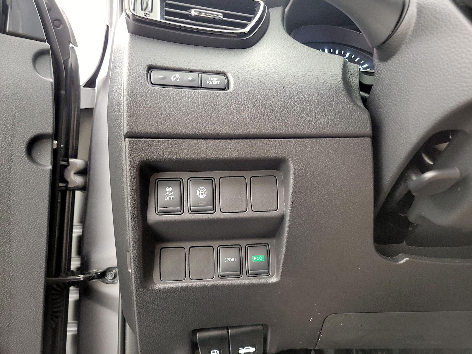 2021 Nissan Rogue Sport S - Photo 14