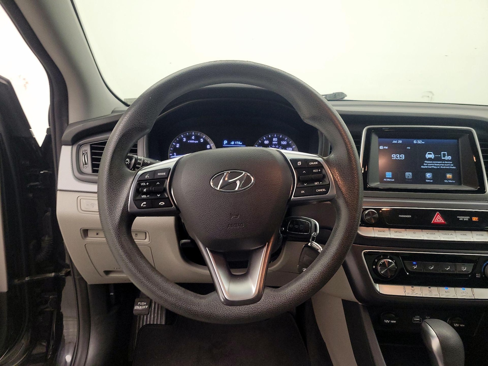 2018 Hyundai Sonata SE - Photo 11