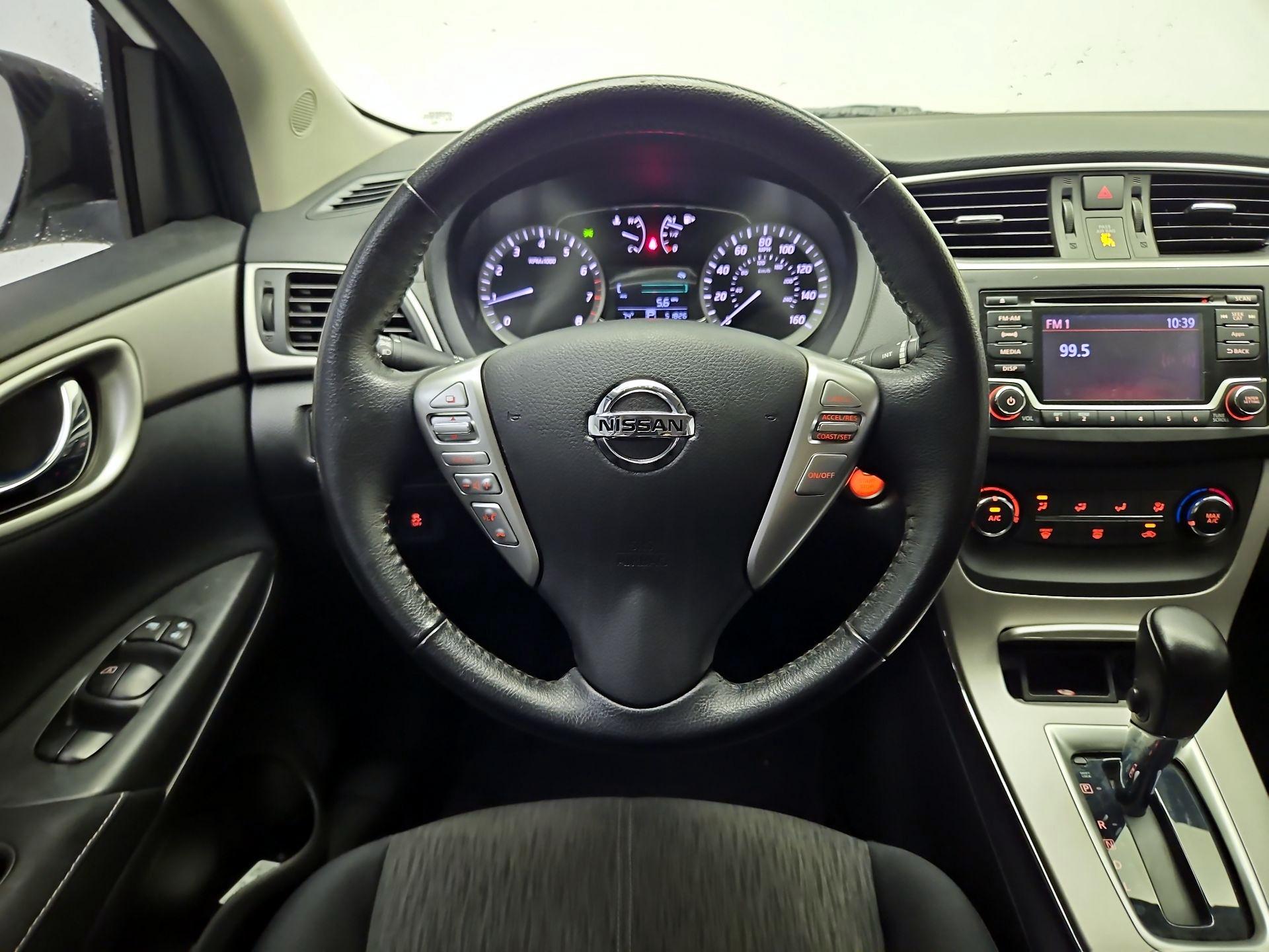 Thumbnail: 2015 Nissan Sentra - 10