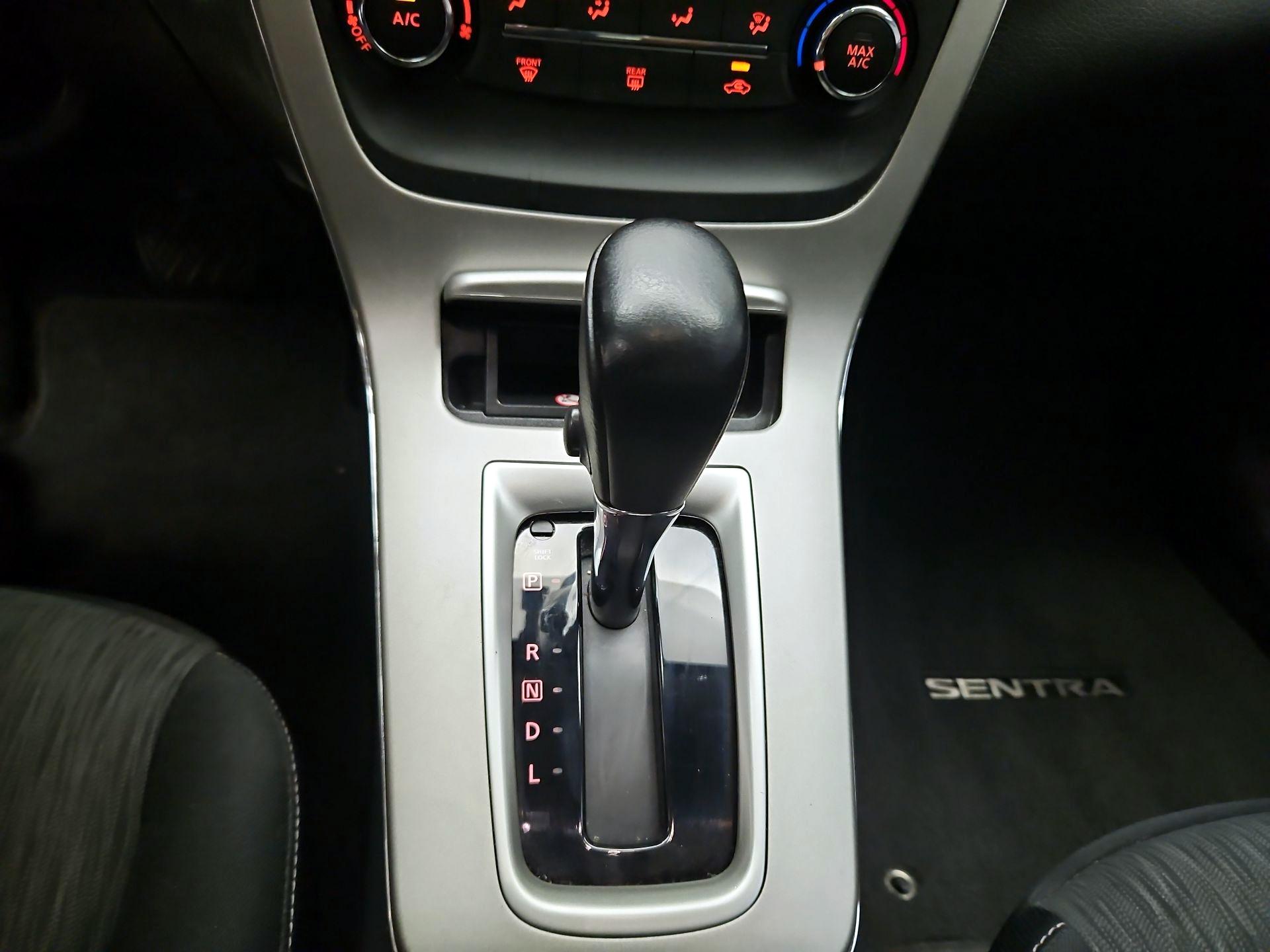 Thumbnail: 2015 Nissan Sentra - 17