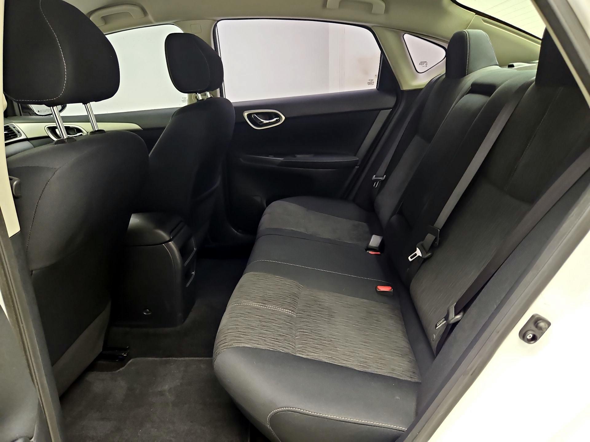 Thumbnail: 2015 Nissan Sentra - 19