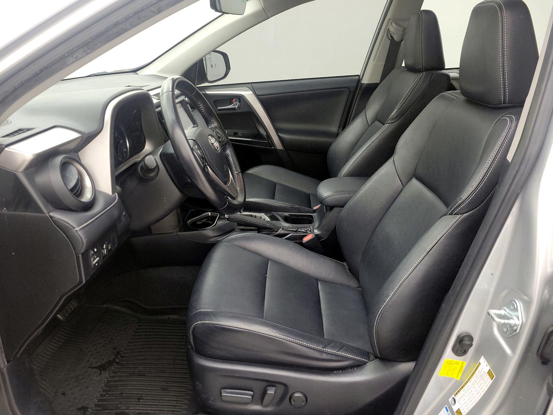 Thumbnail: 2016 Toyota RAV4 - 11