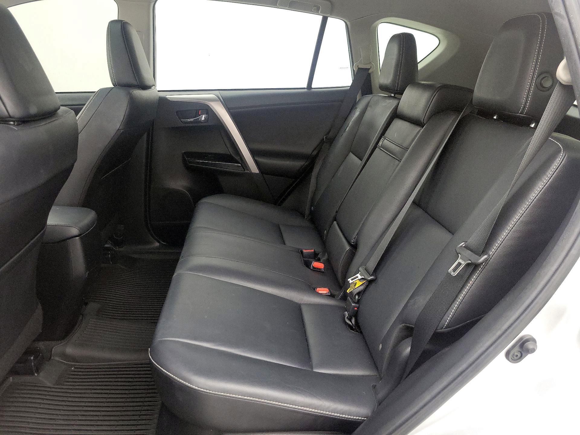Thumbnail: 2016 Toyota RAV4 - 20