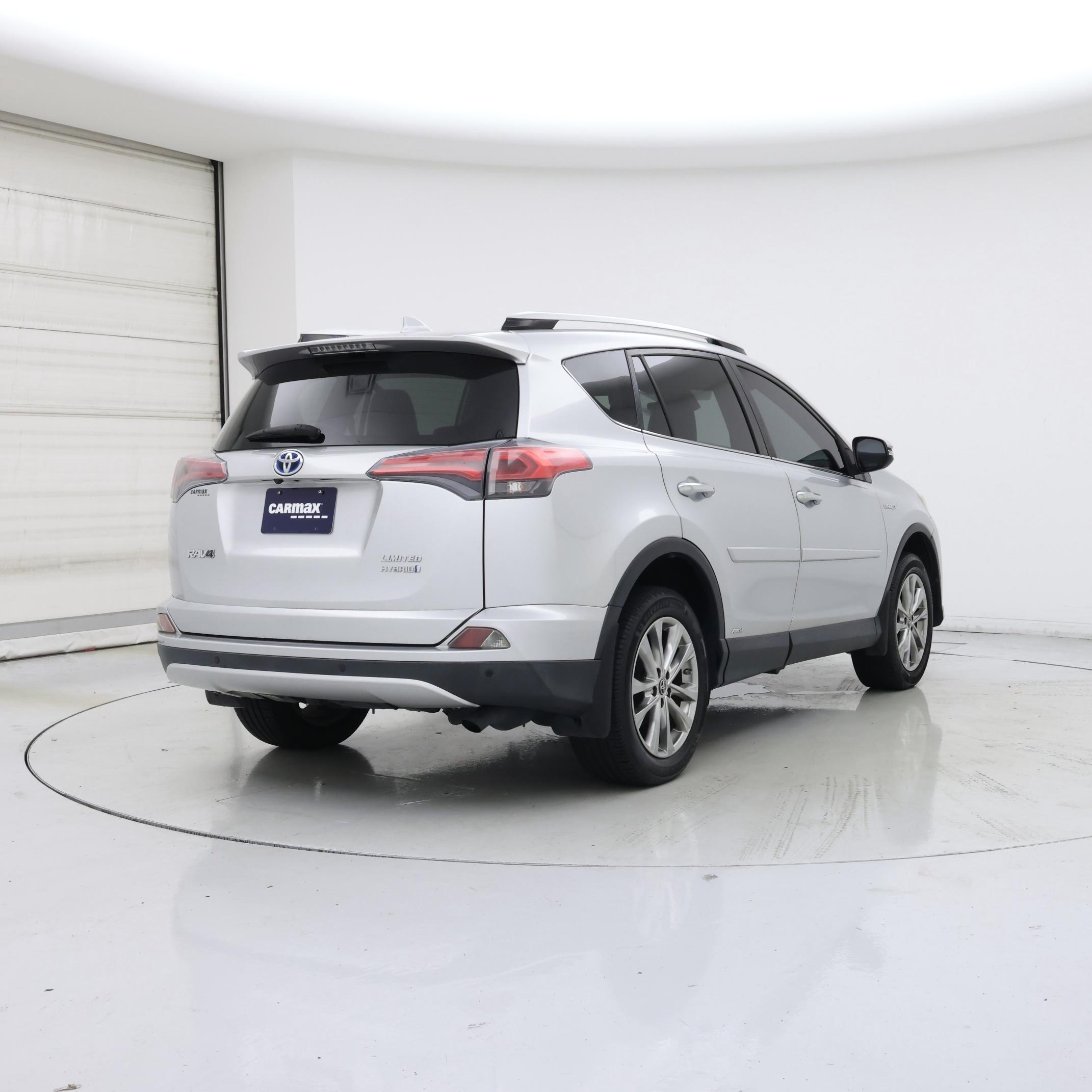 Thumbnail: 2016 Toyota RAV4 - 8