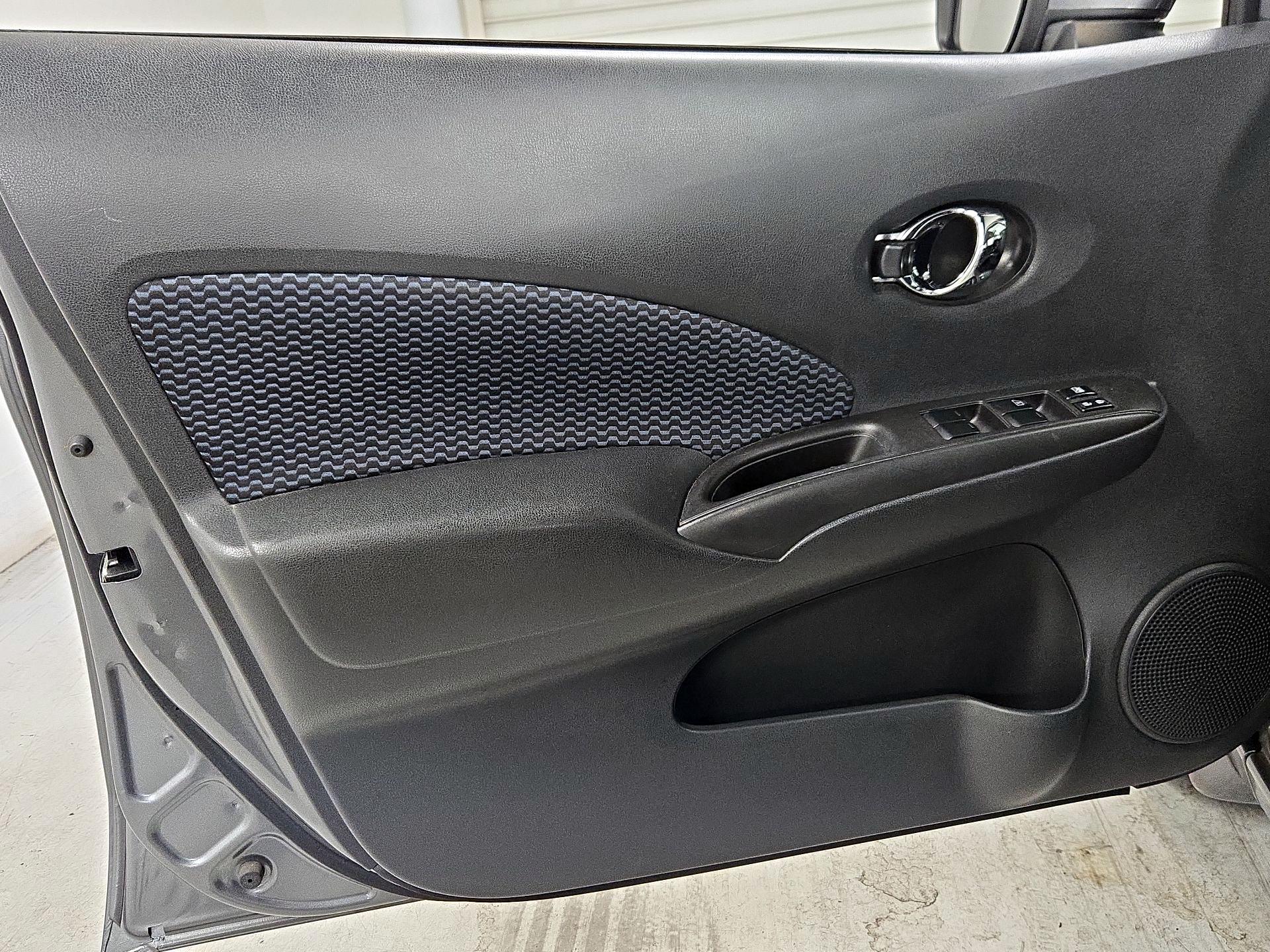 Thumbnail: 2016 Nissan Versa Note - 12