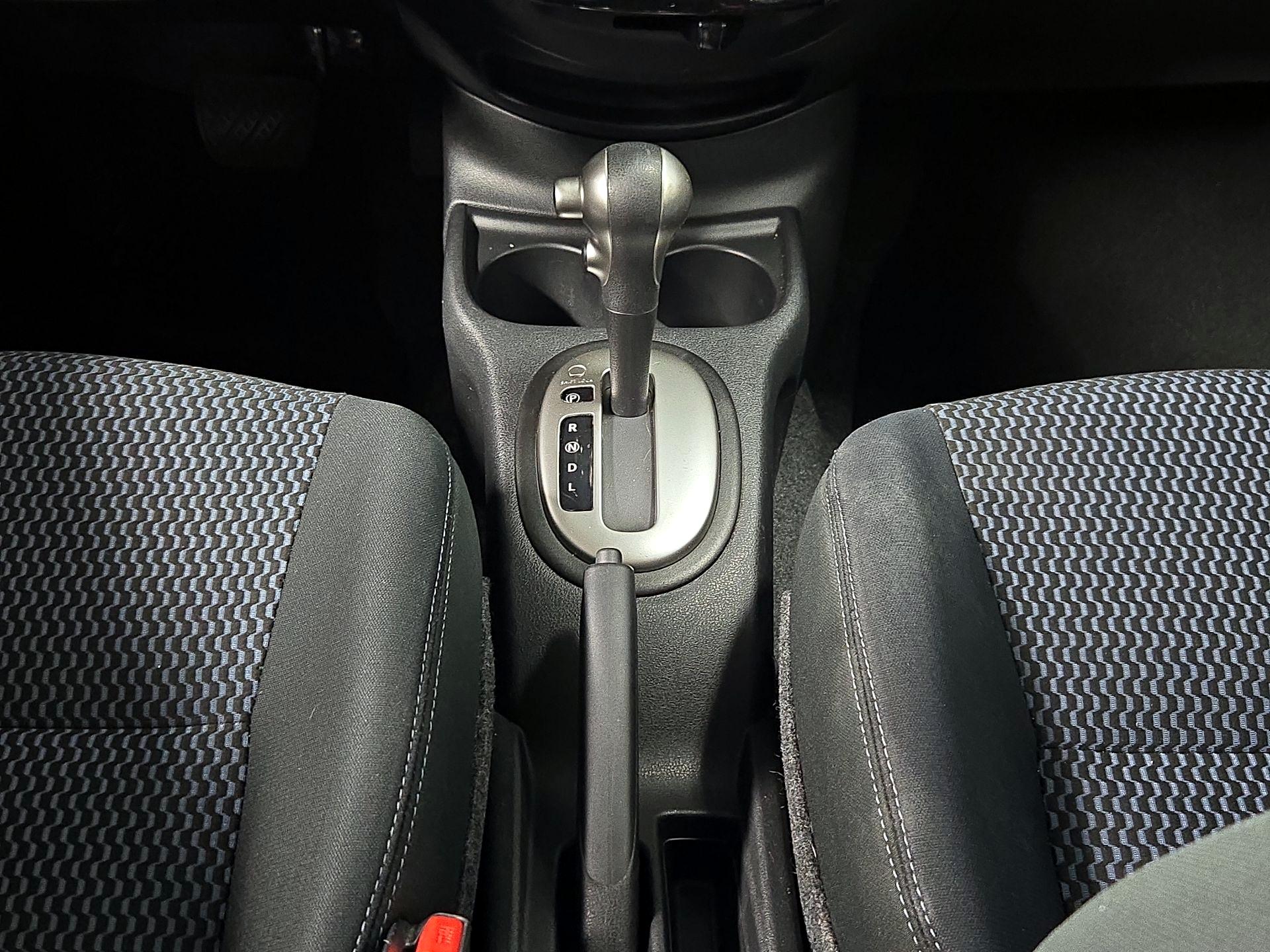 Thumbnail: 2016 Nissan Versa Note - 17