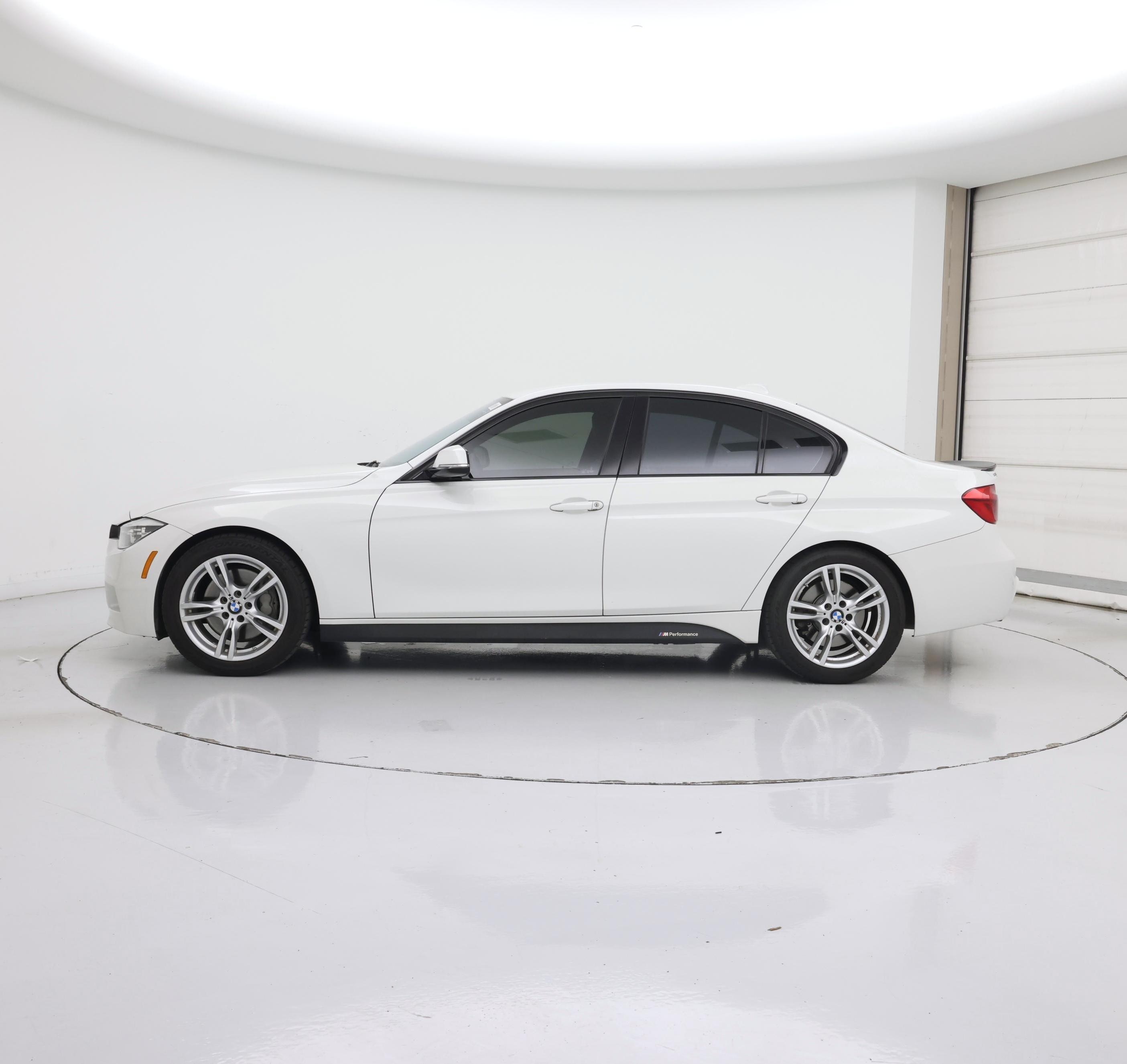 Thumbnail: 2018 BMW 3 Series - 3