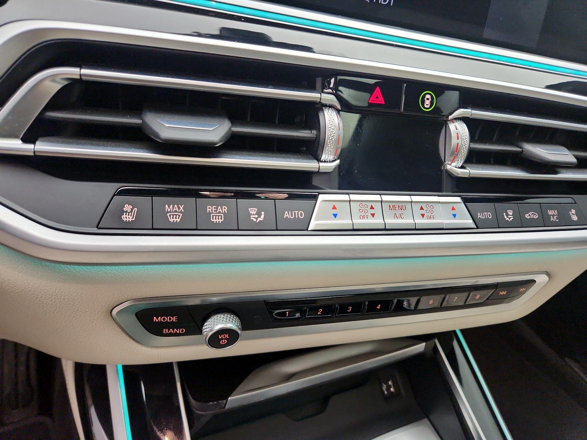 Thumbnail: 2022 BMW X7 - 16