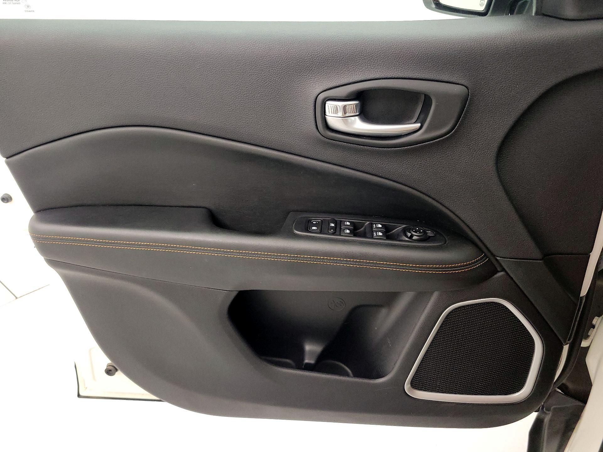 Thumbnail: 2019 Jeep Compass - 12