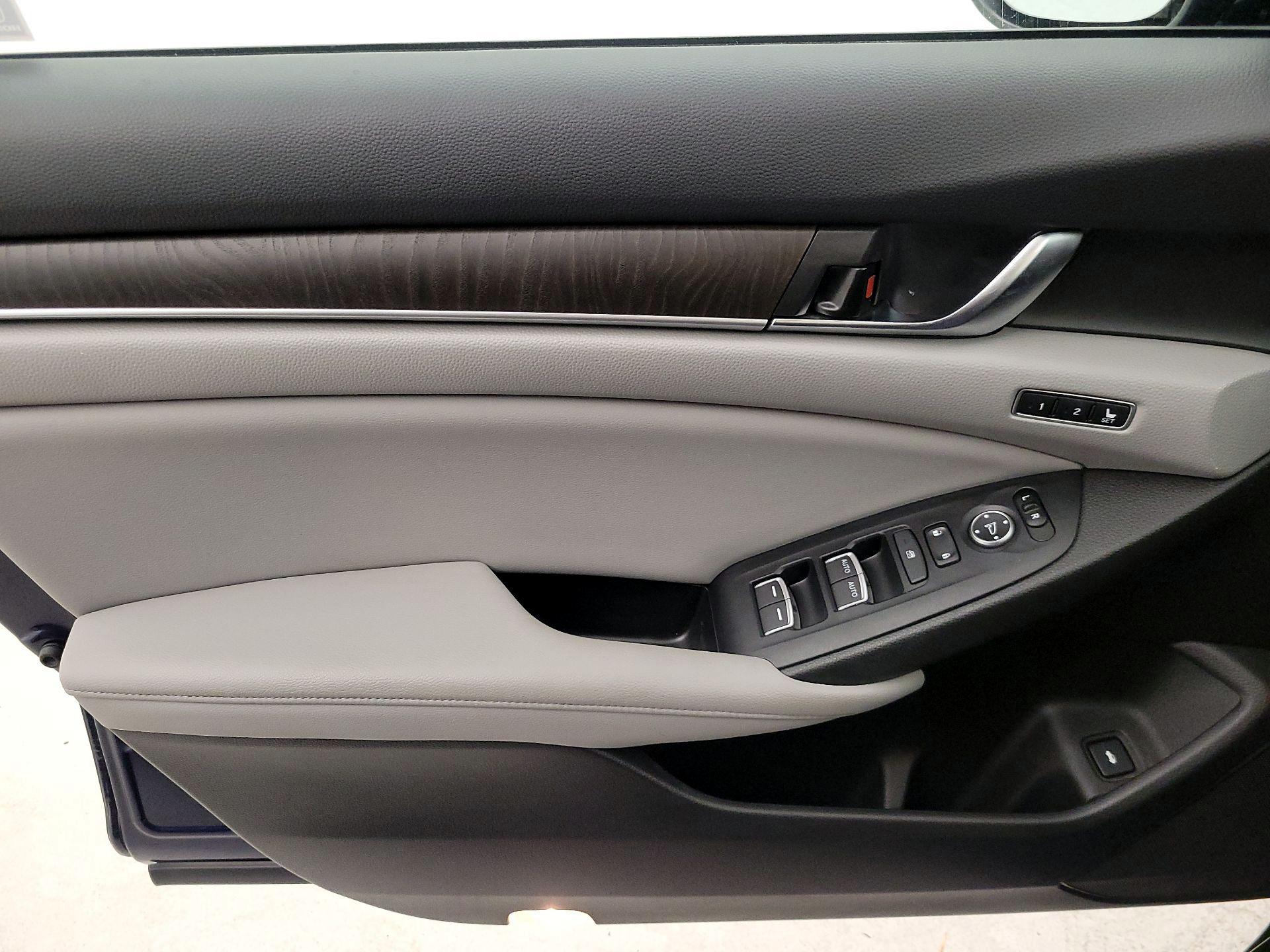 Thumbnail: 2018 Honda Accord - 12
