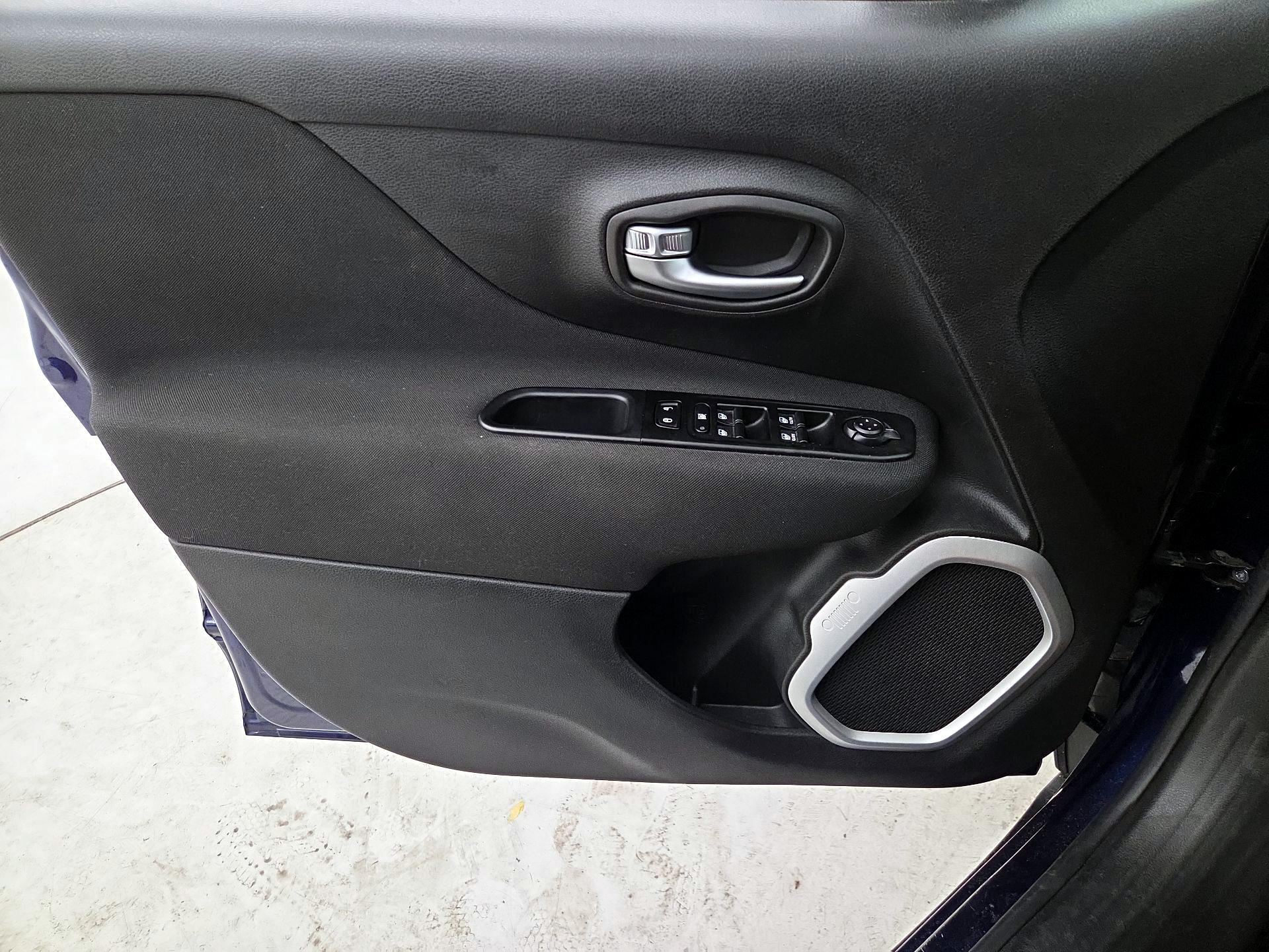 Thumbnail: 2020 Jeep Renegade - 12