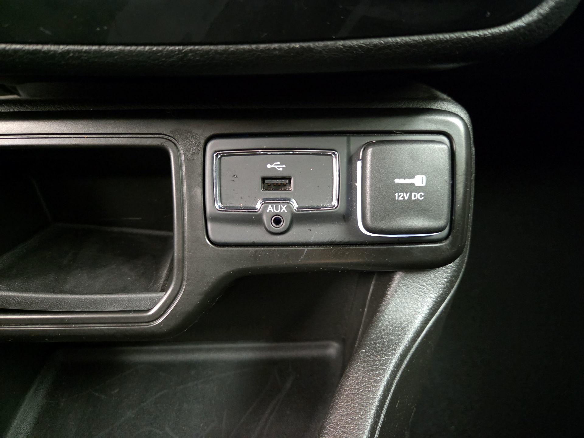 Thumbnail: 2020 Jeep Renegade - 18