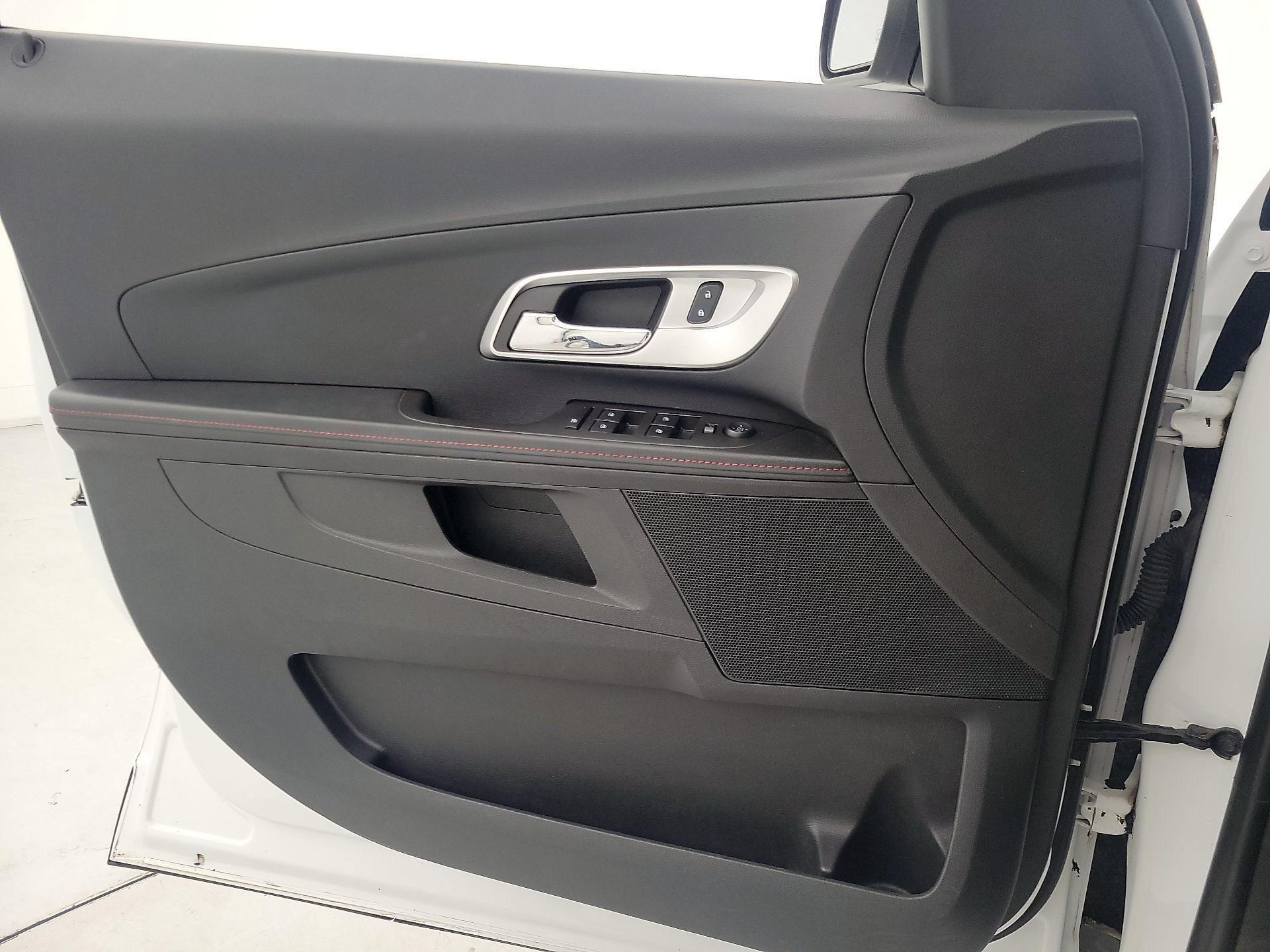 Thumbnail: 2015 Chevrolet Equinox - 12