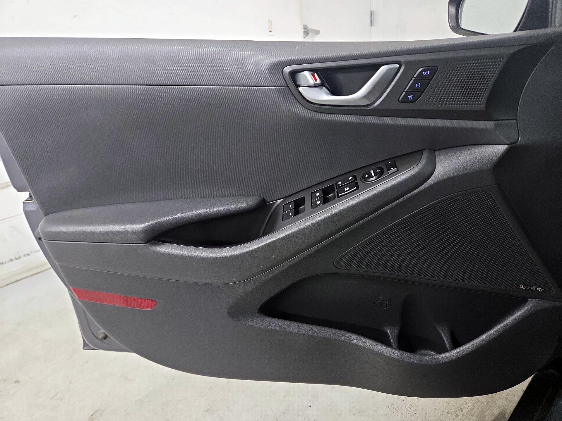 Thumbnail: 2019 Hyundai Ioniq - 12
