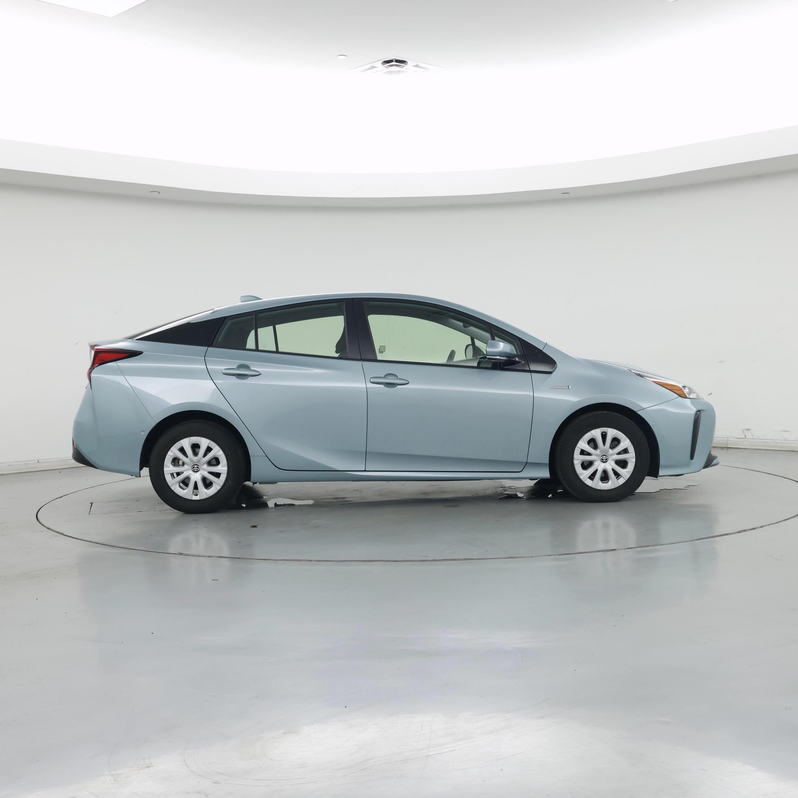 Thumbnail: 2020 Toyota Prius - 7