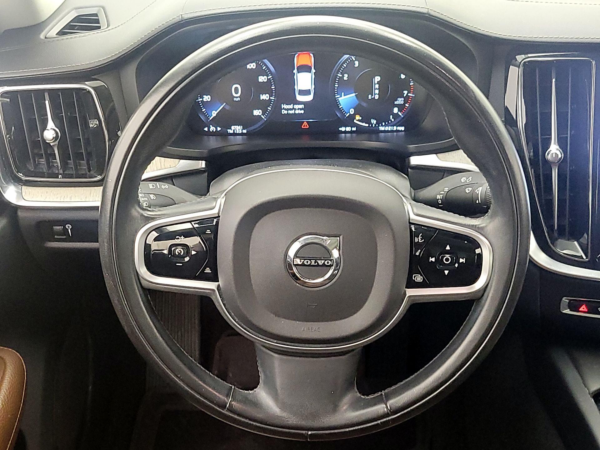 Thumbnail: 2020 Volvo S60 - 10