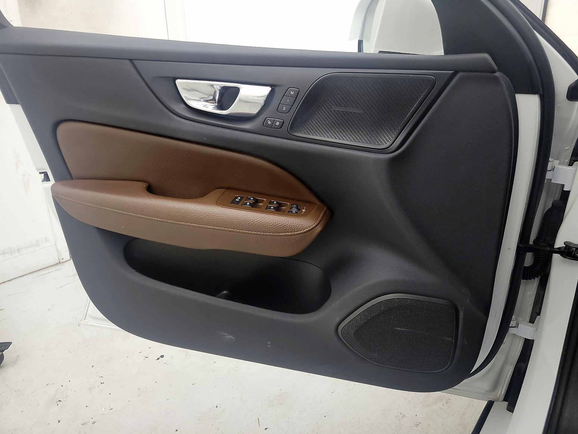 Thumbnail: 2020 Volvo S60 - 12