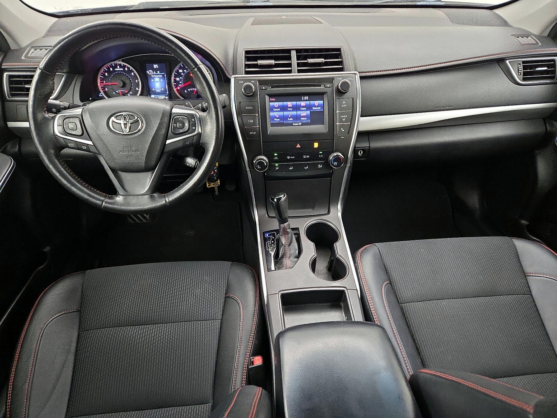Thumbnail: 2016 Toyota Camry - 9