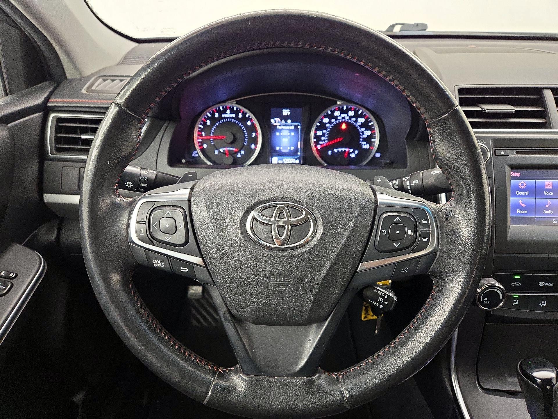 Thumbnail: 2016 Toyota Camry - 10