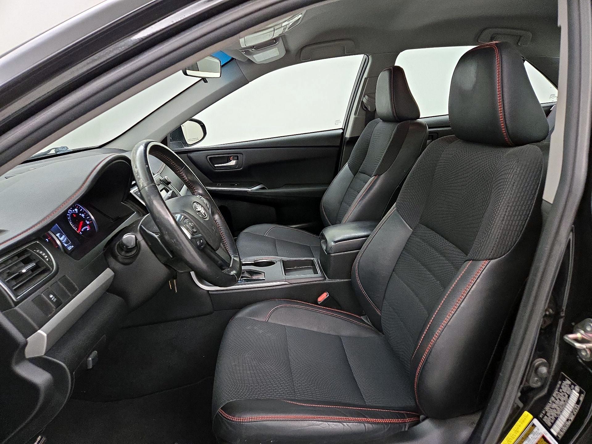 Thumbnail: 2016 Toyota Camry - 11