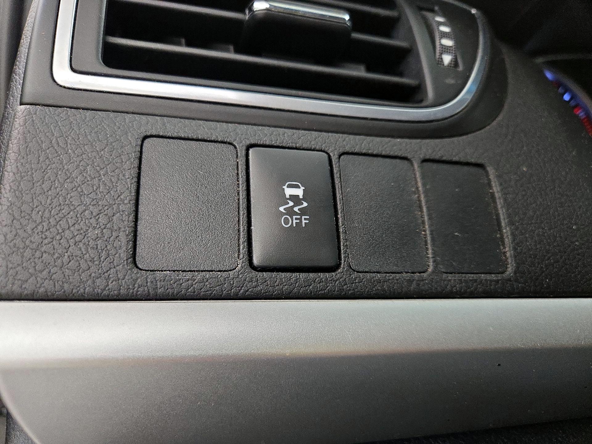 Thumbnail: 2016 Toyota Camry - 13