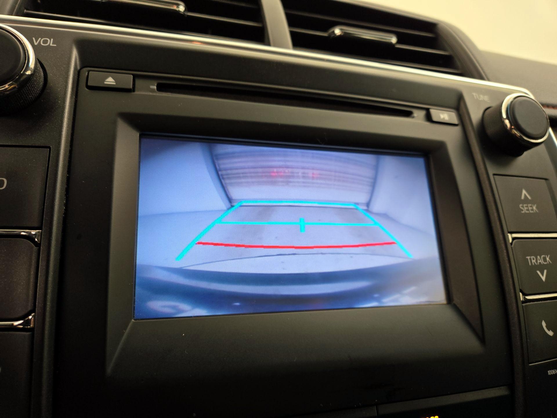 Thumbnail: 2016 Toyota Camry - 14
