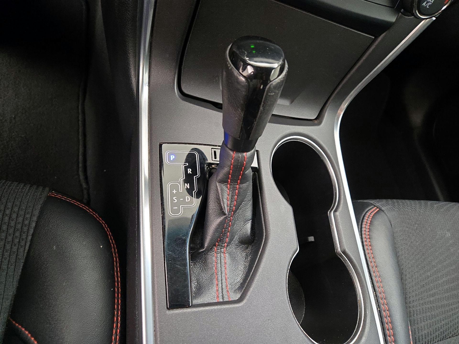 Thumbnail: 2016 Toyota Camry - 17