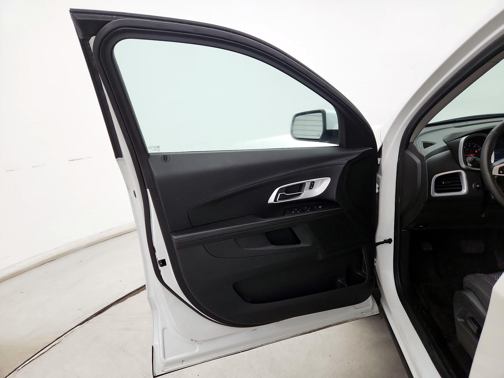 Thumbnail: 2016 Chevrolet Equinox - 12