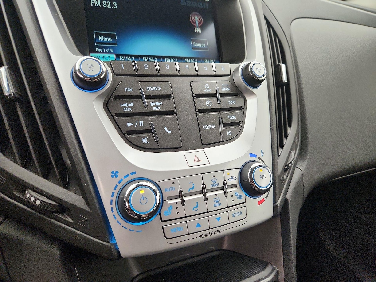 2016 Chevrolet Equinox LT - Photo 16