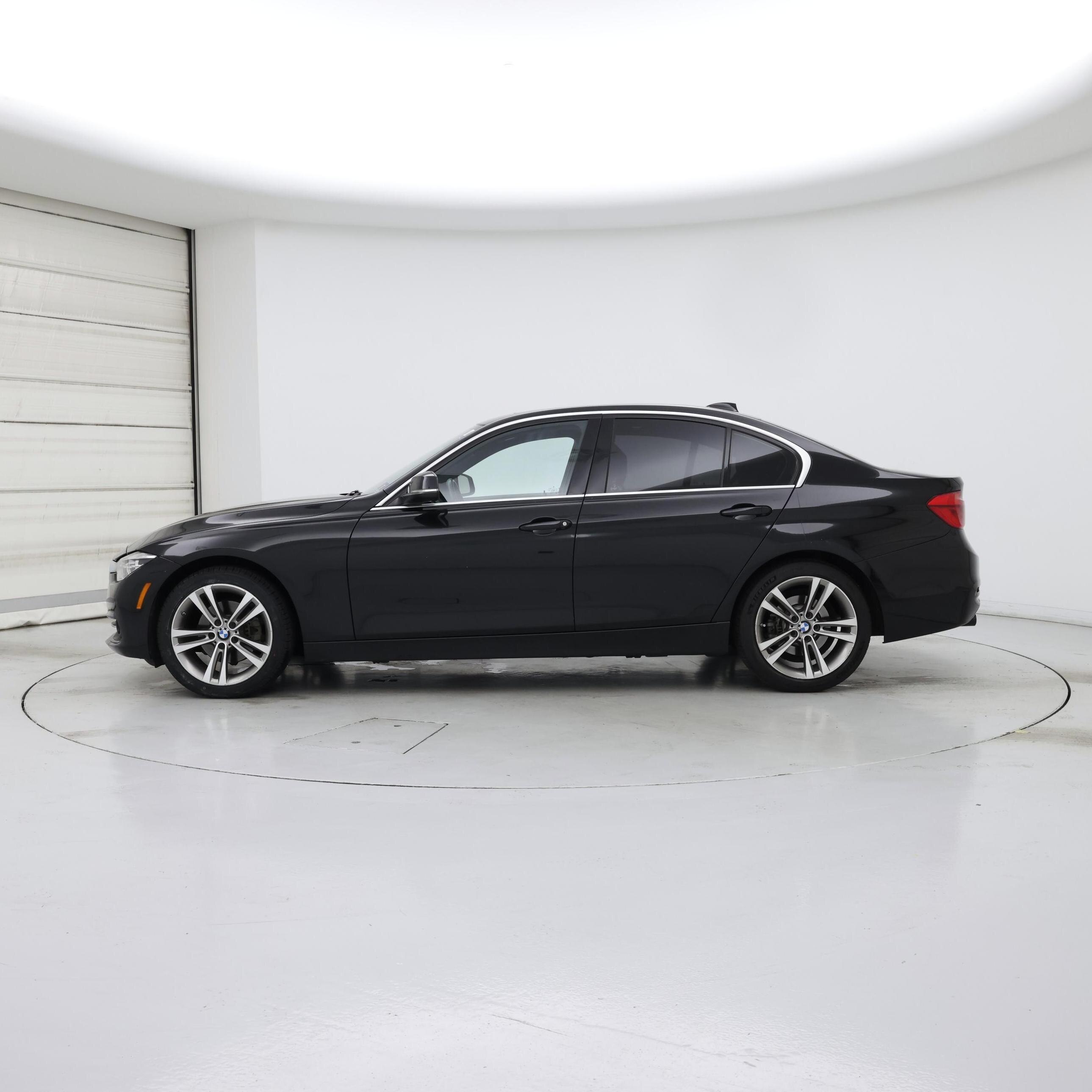 Thumbnail: 2018 BMW 3 Series - 3