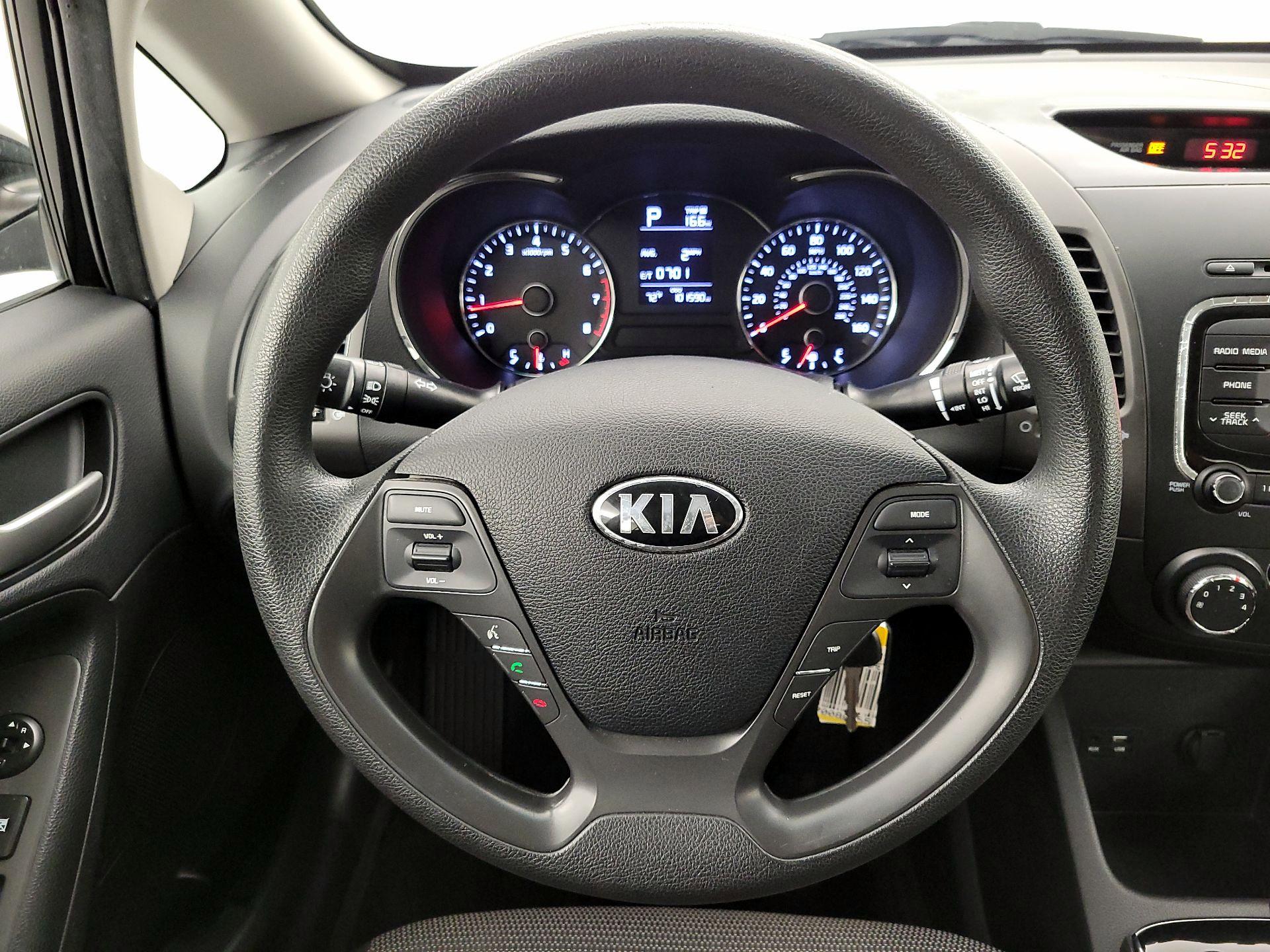 Thumbnail: 2017 Kia Forte - 10